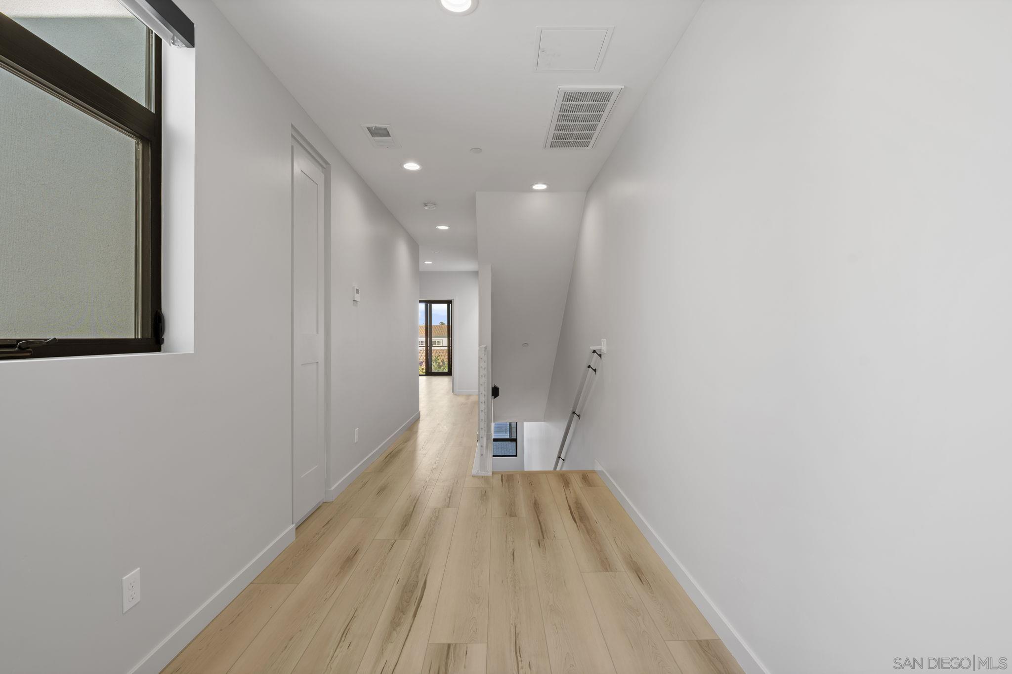 Detail Gallery Image 21 of 37 For 107  Daisy, Imperial Beach,  CA 91932 - 3 Beds | 3/1 Baths