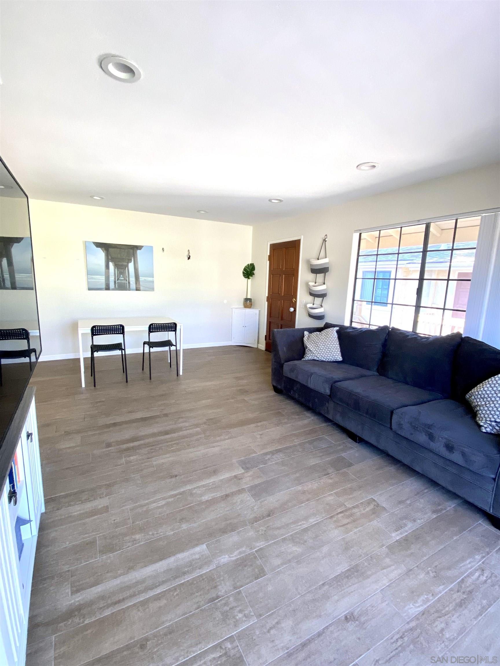 Detail Gallery Image 2 of 29 For 8834  Tamberly Ln  D, Santee,  CA 92071 - 2 Beds | 2 Baths