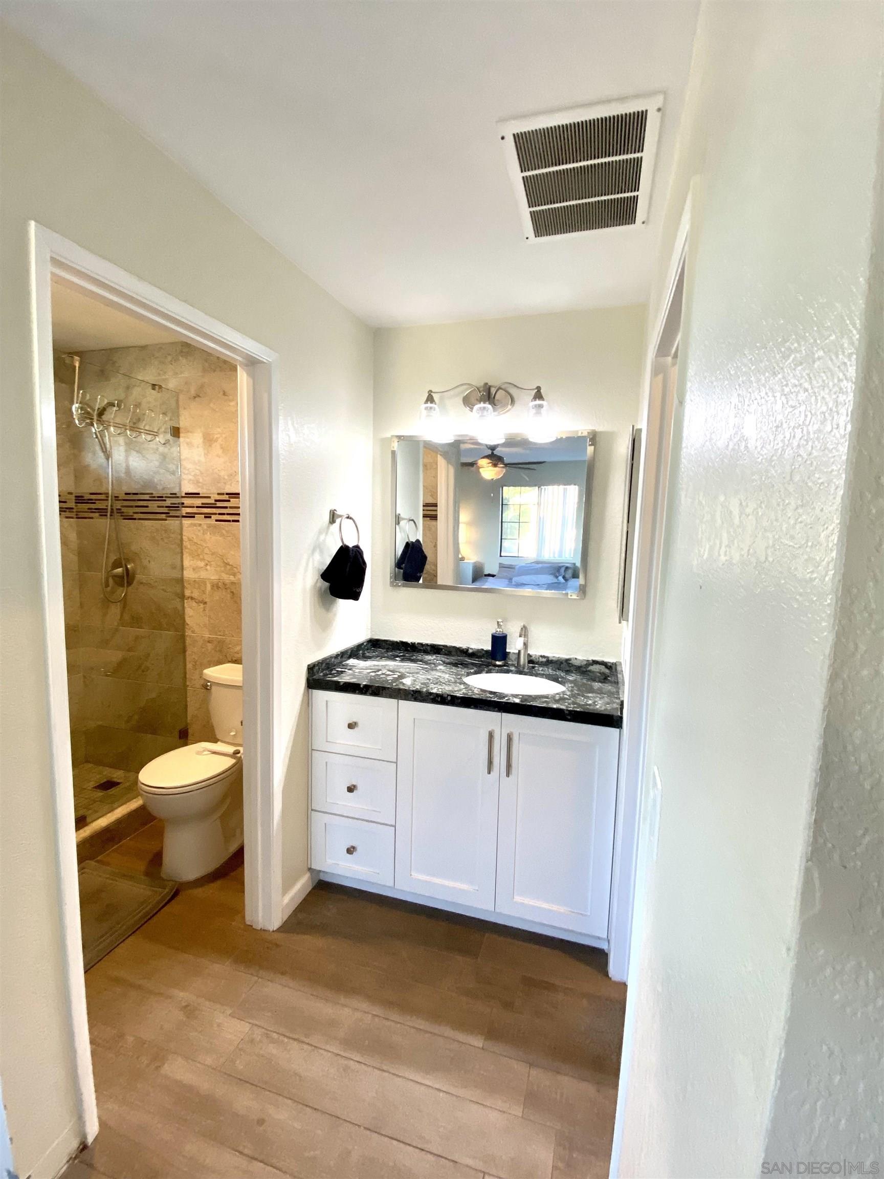 Detail Gallery Image 23 of 29 For 8834  Tamberly Ln  D, Santee,  CA 92071 - 2 Beds | 2 Baths