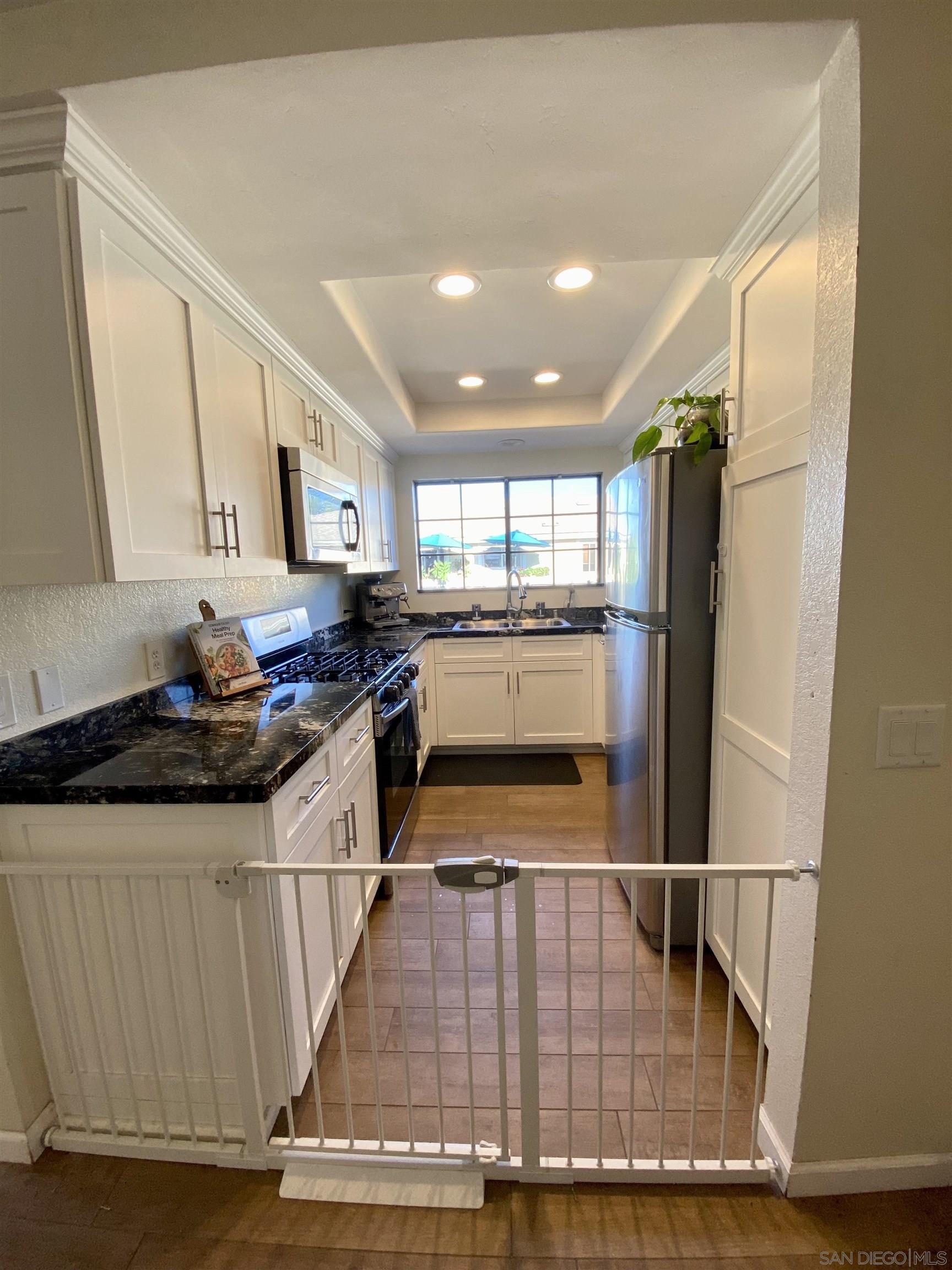 Detail Gallery Image 8 of 29 For 8834  Tamberly Ln  D, Santee,  CA 92071 - 2 Beds | 2 Baths