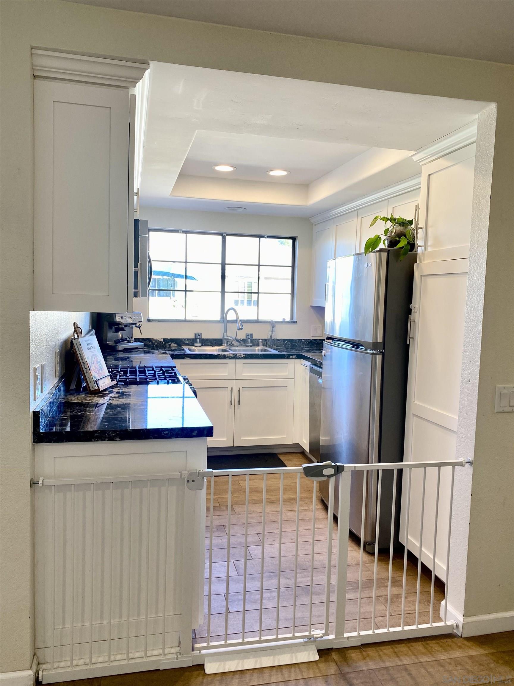 Detail Gallery Image 9 of 29 For 8834  Tamberly Ln  D, Santee,  CA 92071 - 2 Beds | 2 Baths