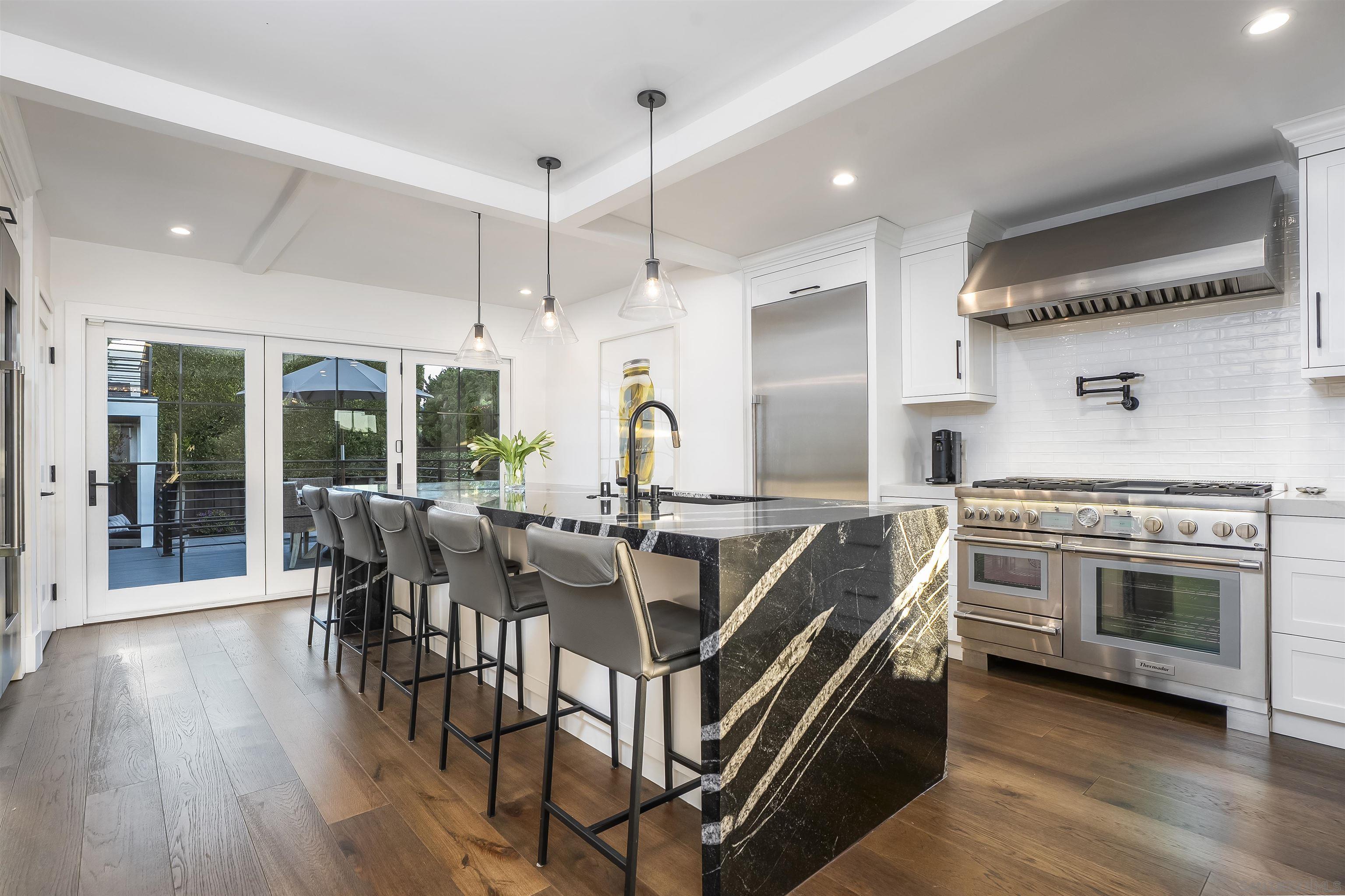 Detail Gallery Image 12 of 47 For 1455  Clove Street, San Diego,  CA 92106 - 4 Beds | 4/1 Baths