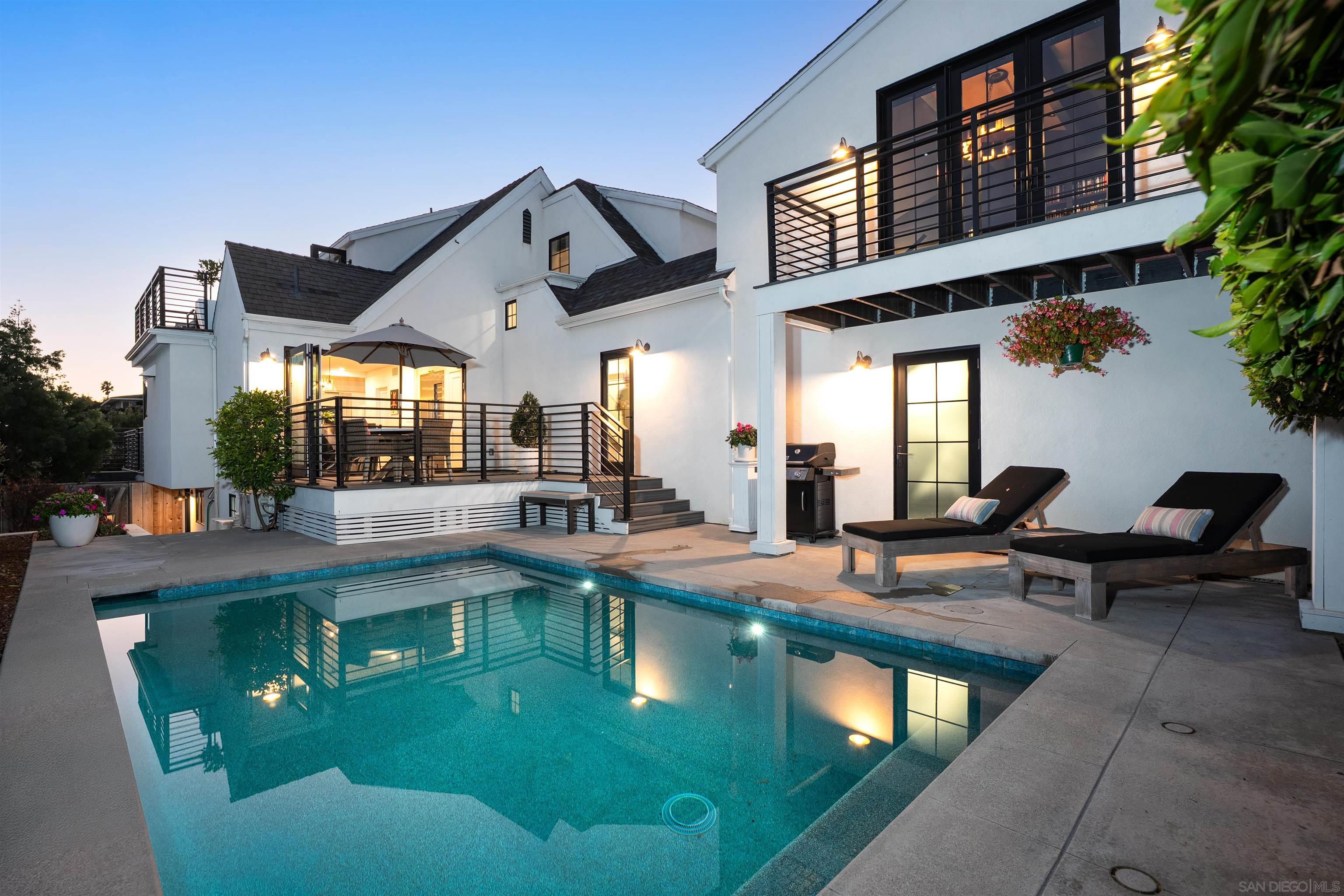 Detail Gallery Image 16 of 47 For 1455  Clove Street, San Diego,  CA 92106 - 4 Beds | 4/1 Baths