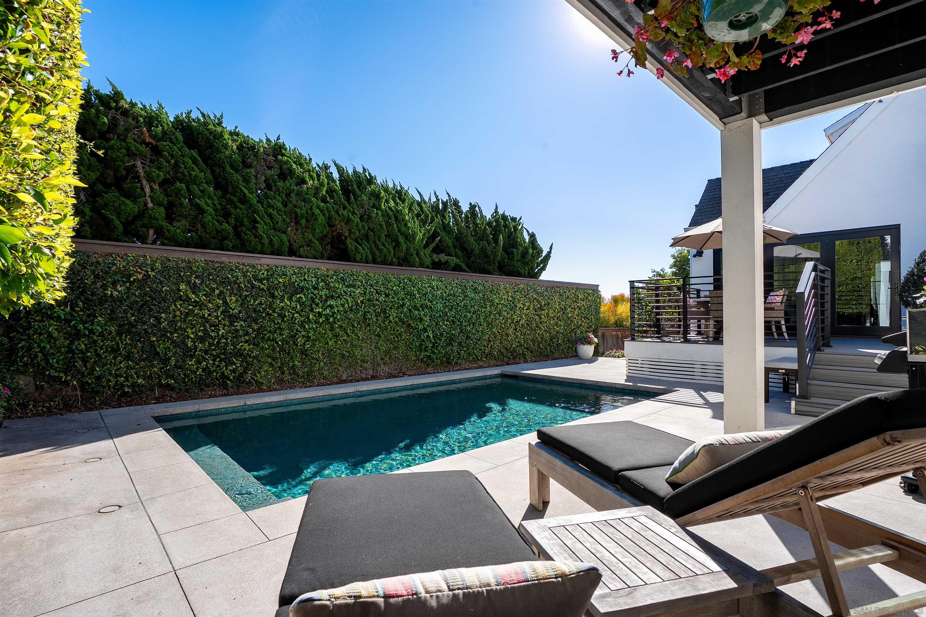 Detail Gallery Image 17 of 47 For 1455  Clove Street, San Diego,  CA 92106 - 4 Beds | 4/1 Baths