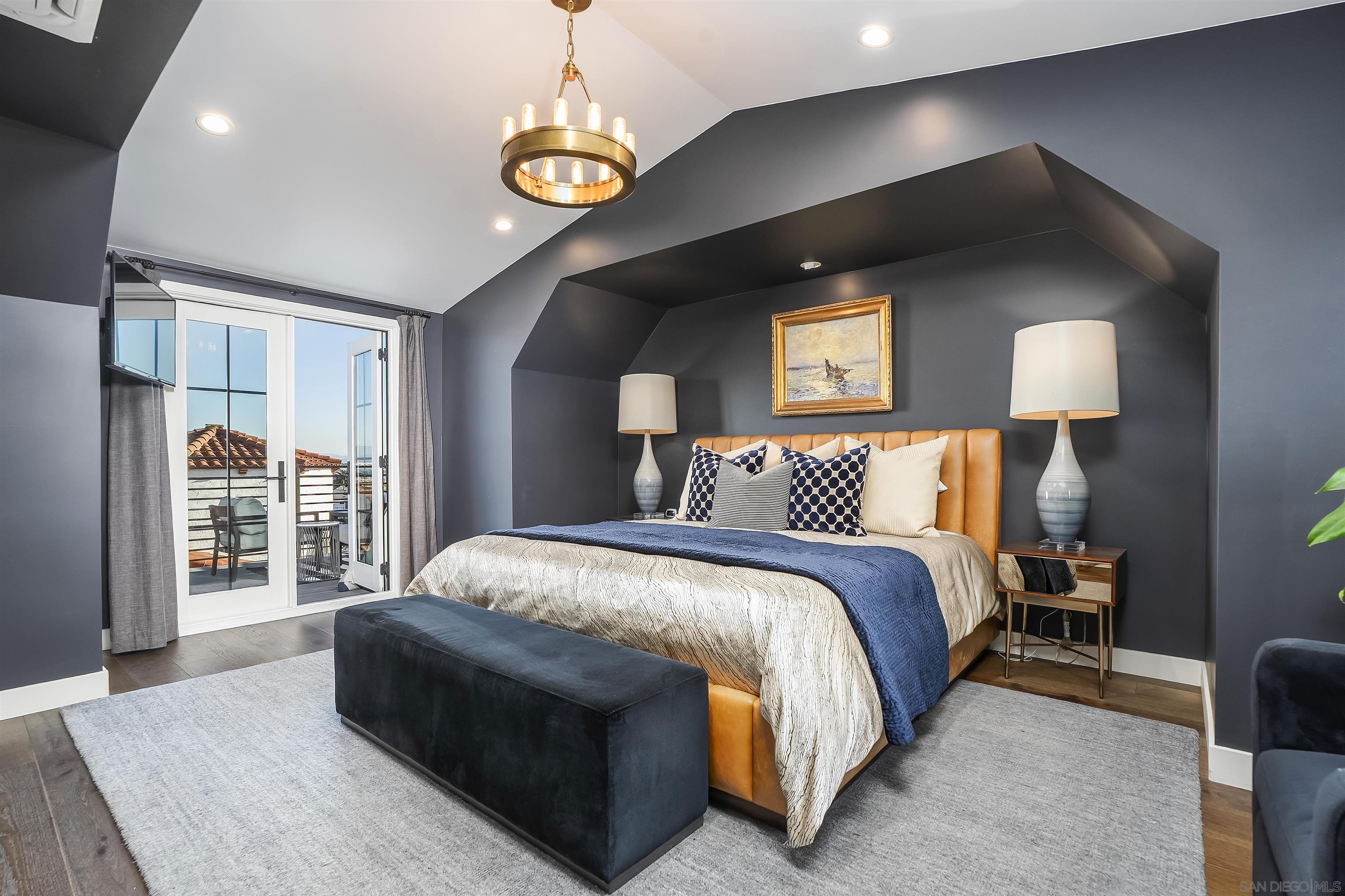 Detail Gallery Image 19 of 47 For 1455  Clove Street, San Diego,  CA 92106 - 4 Beds | 4/1 Baths