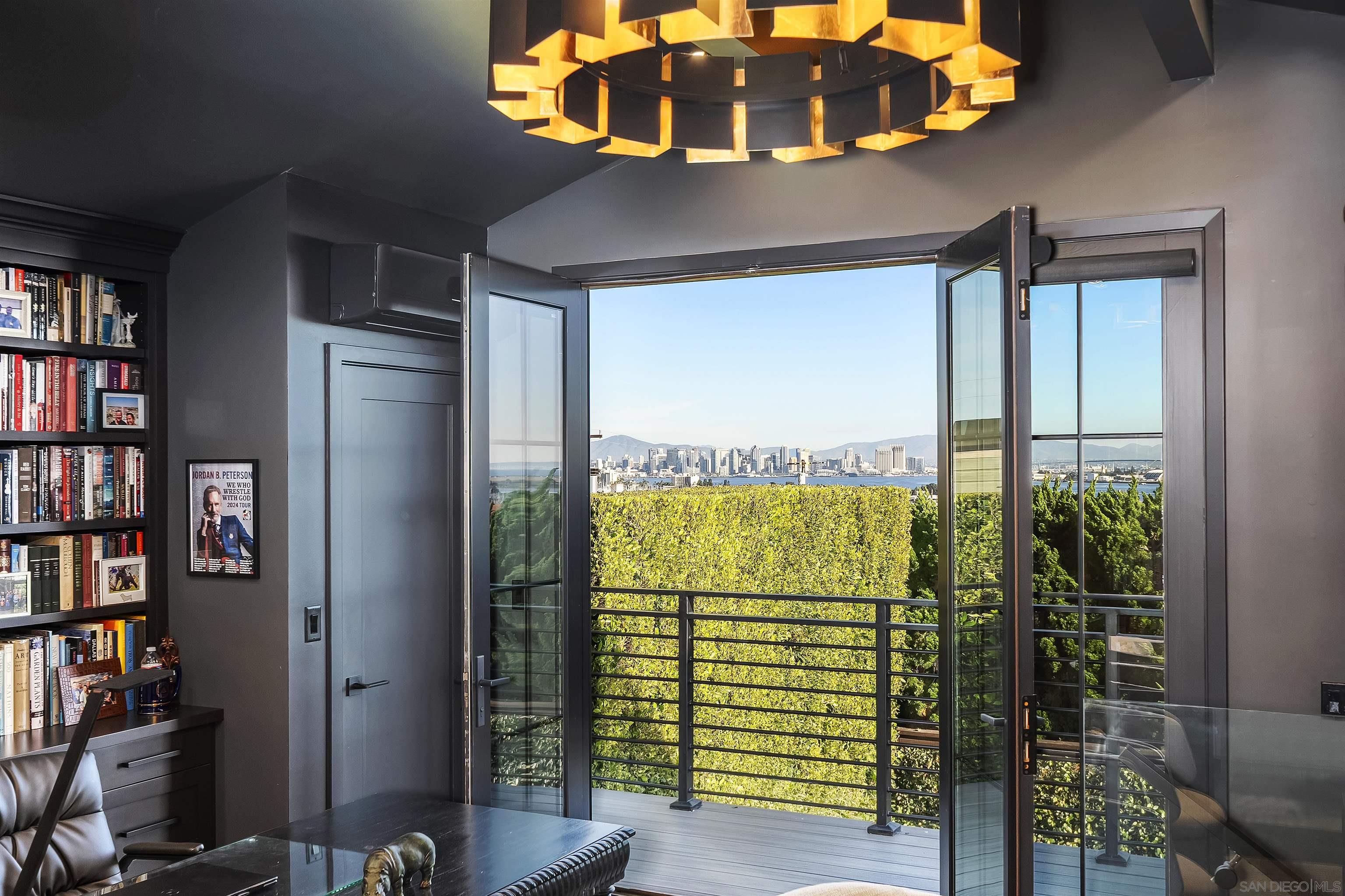 Detail Gallery Image 29 of 47 For 1455  Clove Street, San Diego,  CA 92106 - 4 Beds | 4/1 Baths