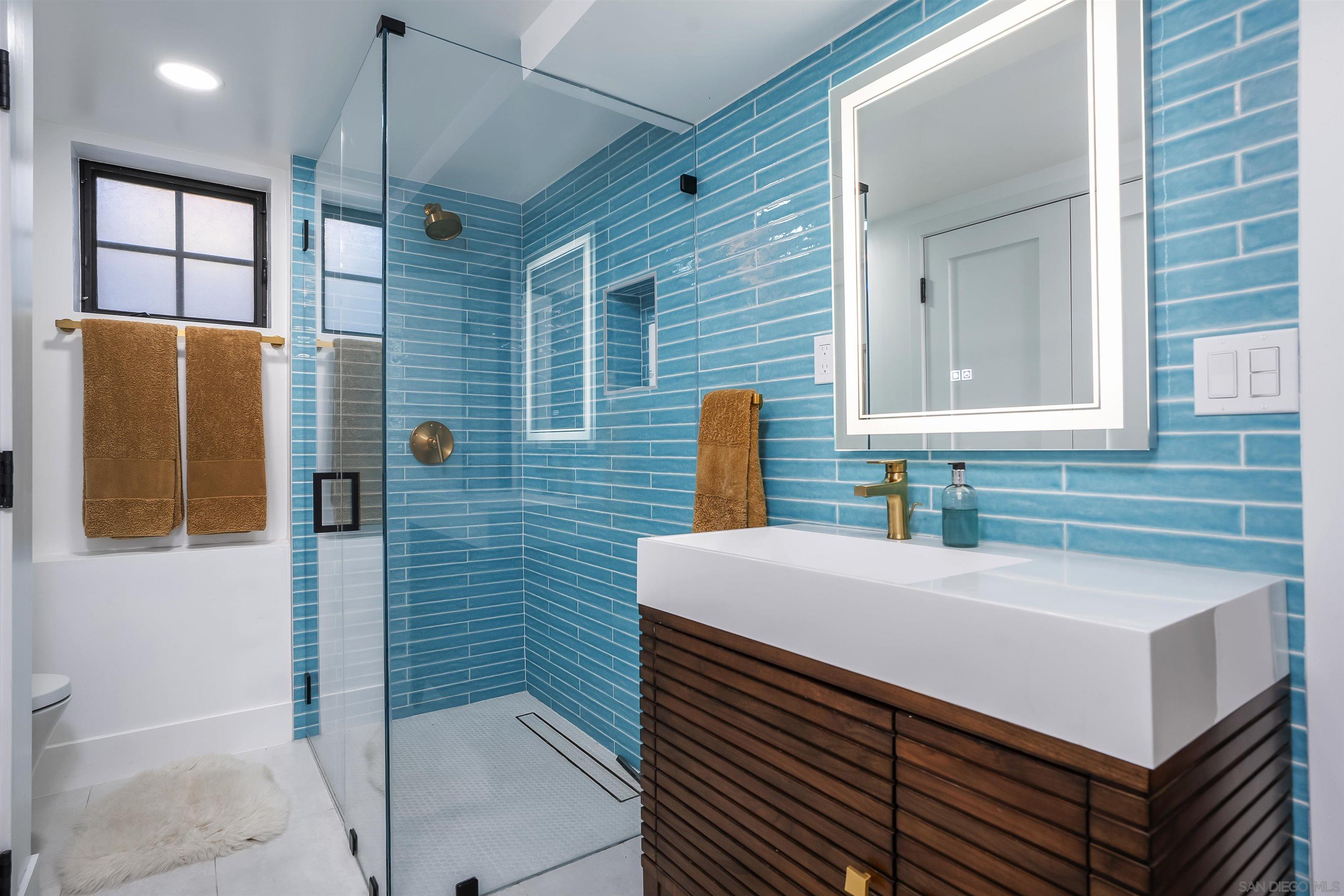 Detail Gallery Image 43 of 47 For 1455  Clove Street, San Diego,  CA 92106 - 4 Beds | 4/1 Baths