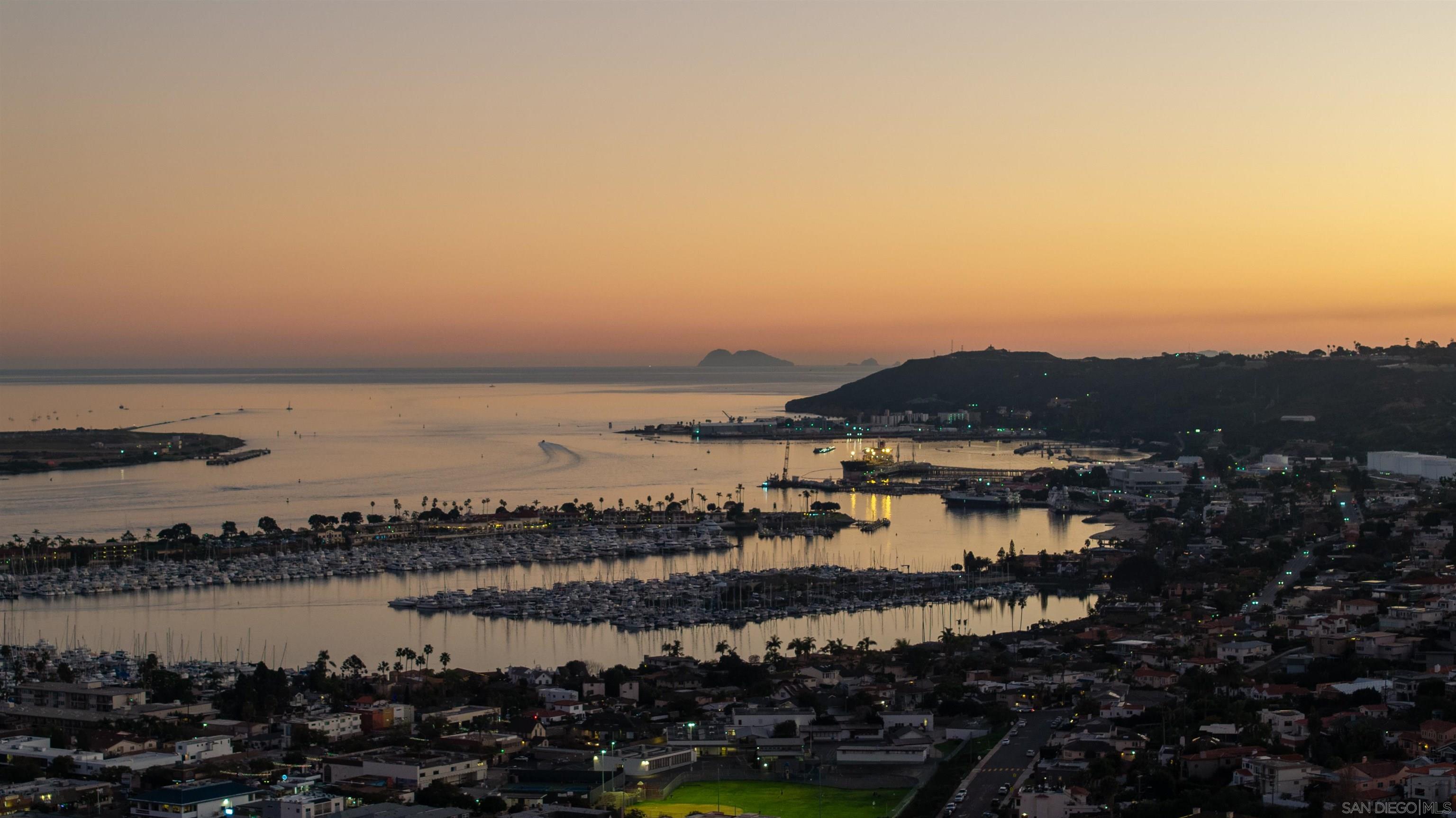 Detail Gallery Image 45 of 47 For 1455  Clove Street, San Diego,  CA 92106 - 4 Beds | 4/1 Baths