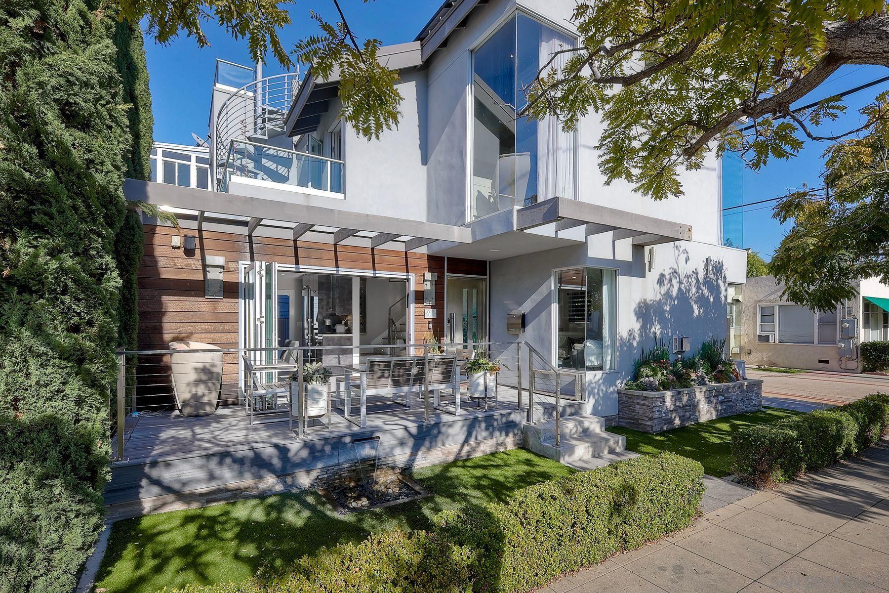 Detail Gallery Image 2 of 35 For 911  9th St, Coronado,  CA 92118 - 3 Beds | 2/1 Baths