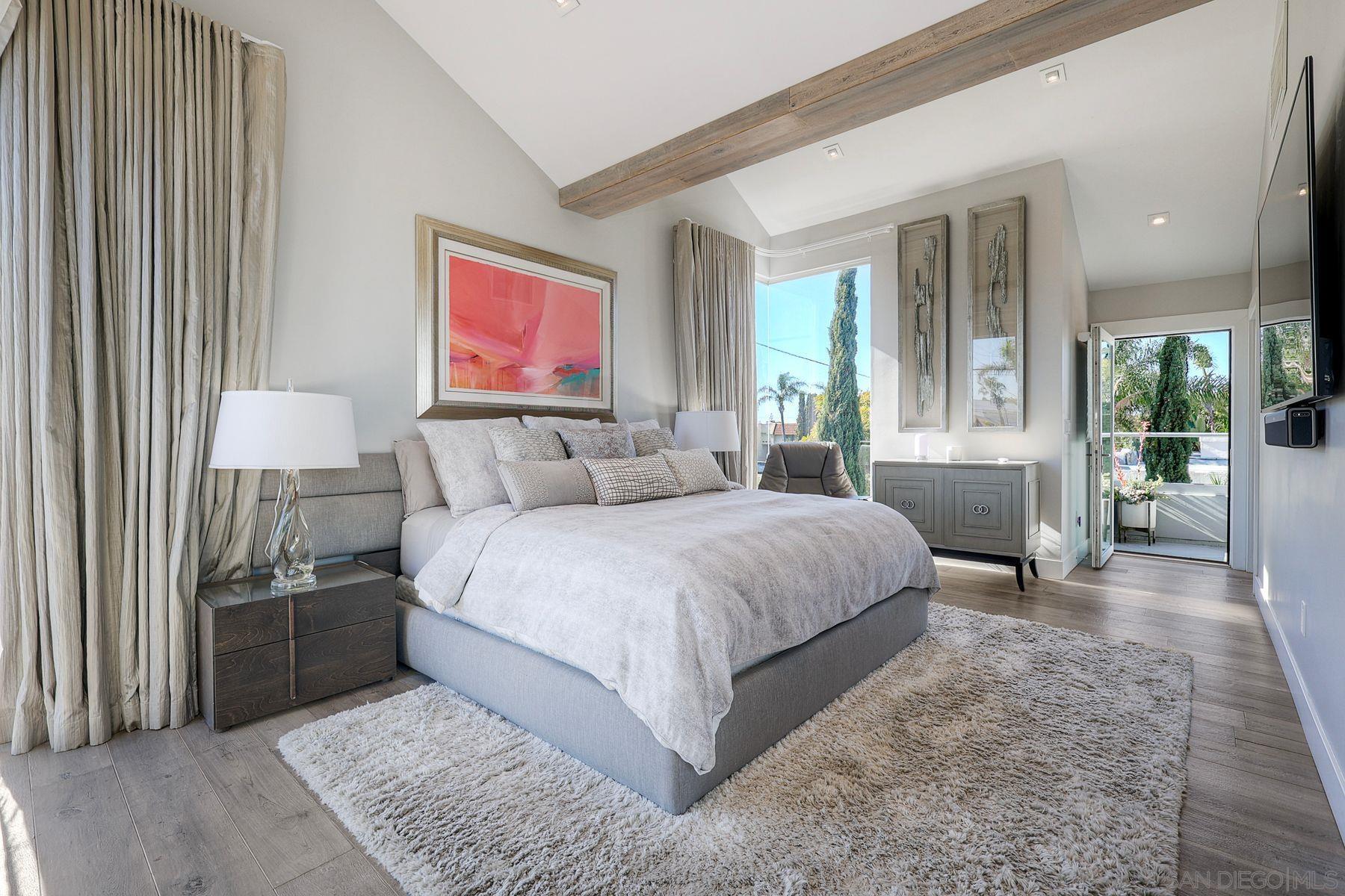 Detail Gallery Image 13 of 35 For 911  9th St, Coronado,  CA 92118 - 3 Beds | 2/1 Baths