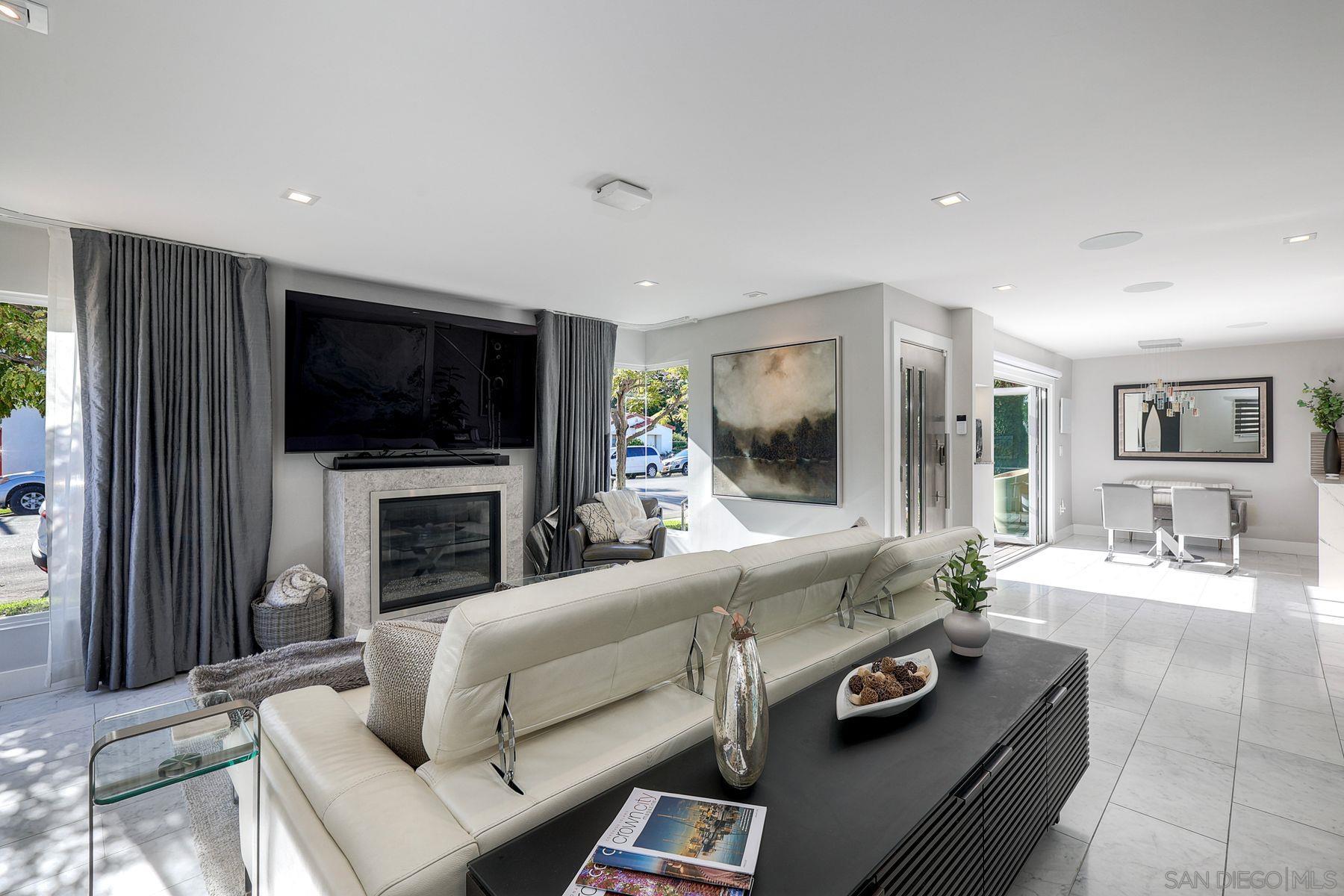 Detail Gallery Image 3 of 35 For 911  9th St, Coronado,  CA 92118 - 3 Beds | 2/1 Baths