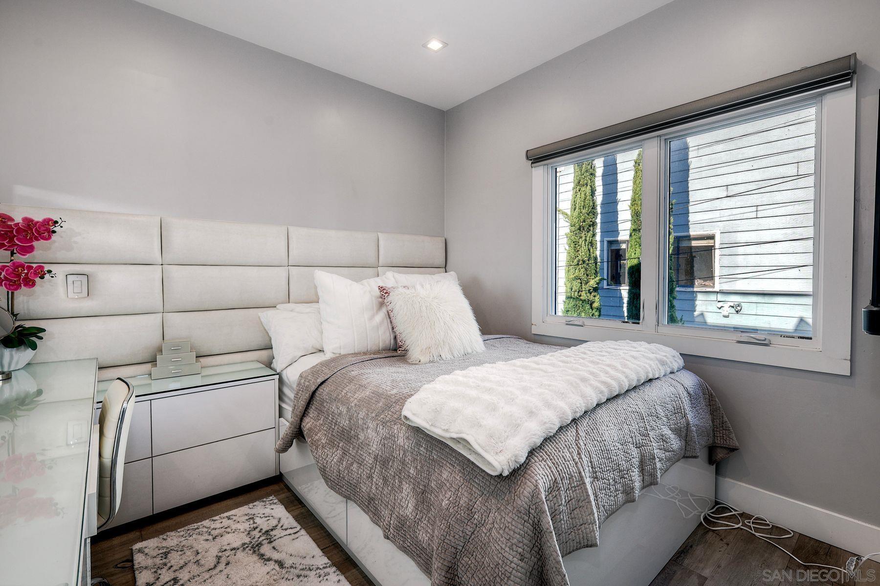 Detail Gallery Image 22 of 35 For 911  9th St, Coronado,  CA 92118 - 3 Beds | 2/1 Baths