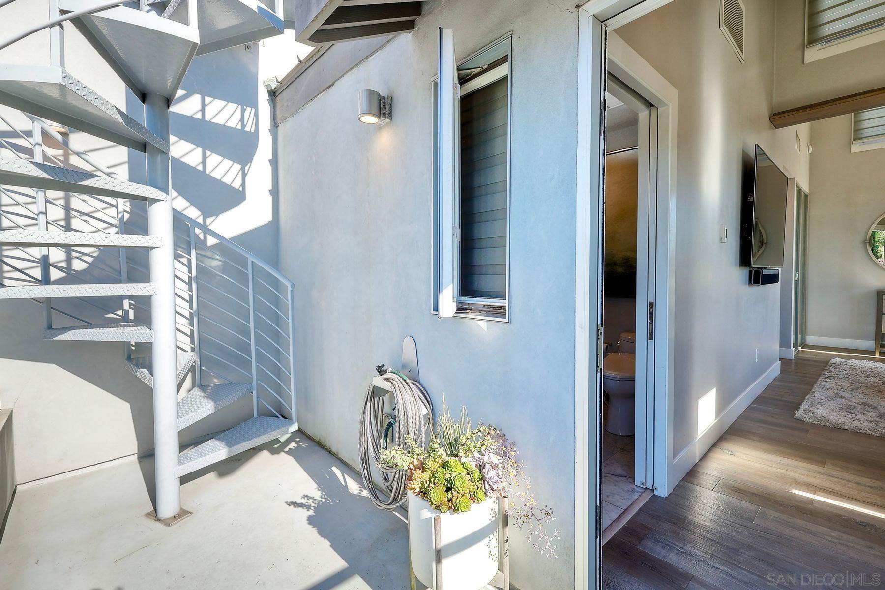 Detail Gallery Image 23 of 35 For 911  9th St, Coronado,  CA 92118 - 3 Beds | 2/1 Baths