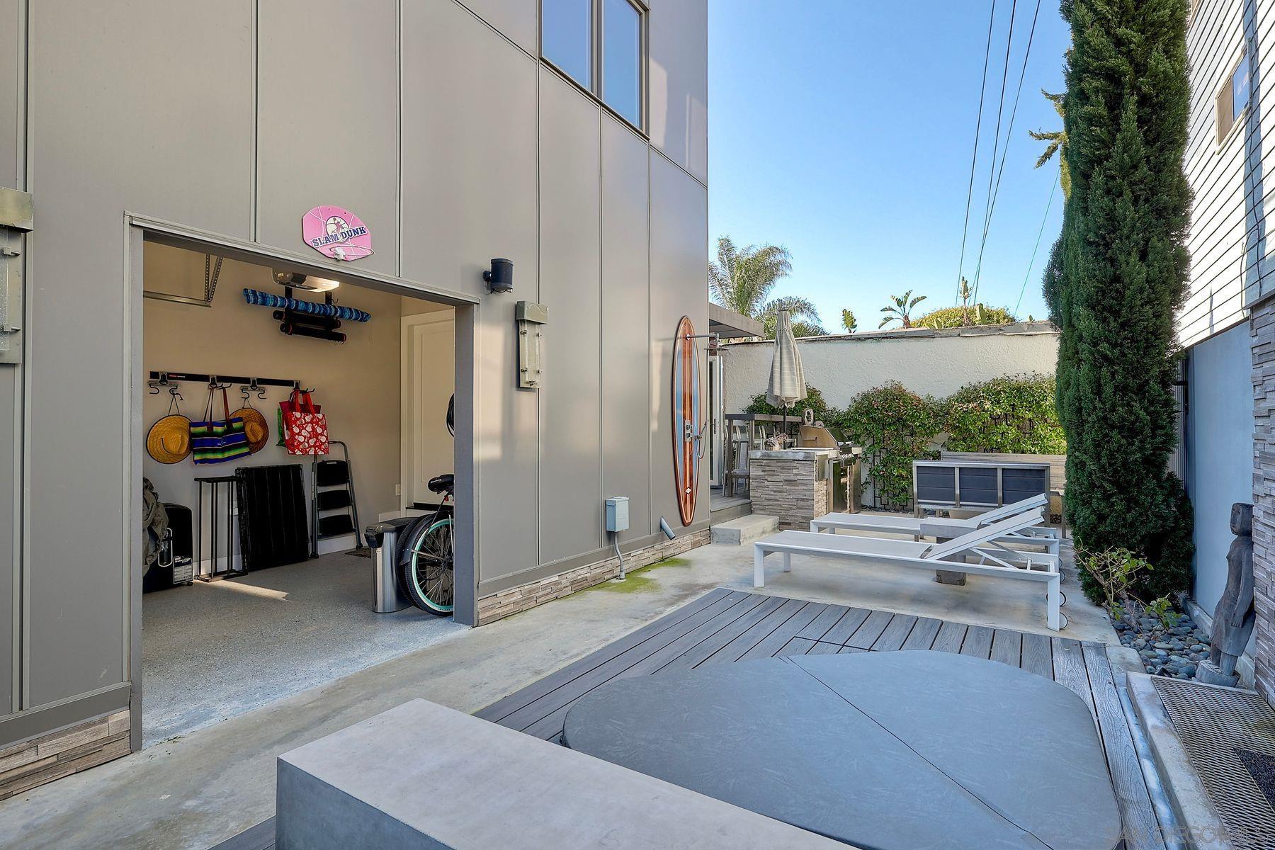 Detail Gallery Image 27 of 35 For 911  9th St, Coronado,  CA 92118 - 3 Beds | 2/1 Baths