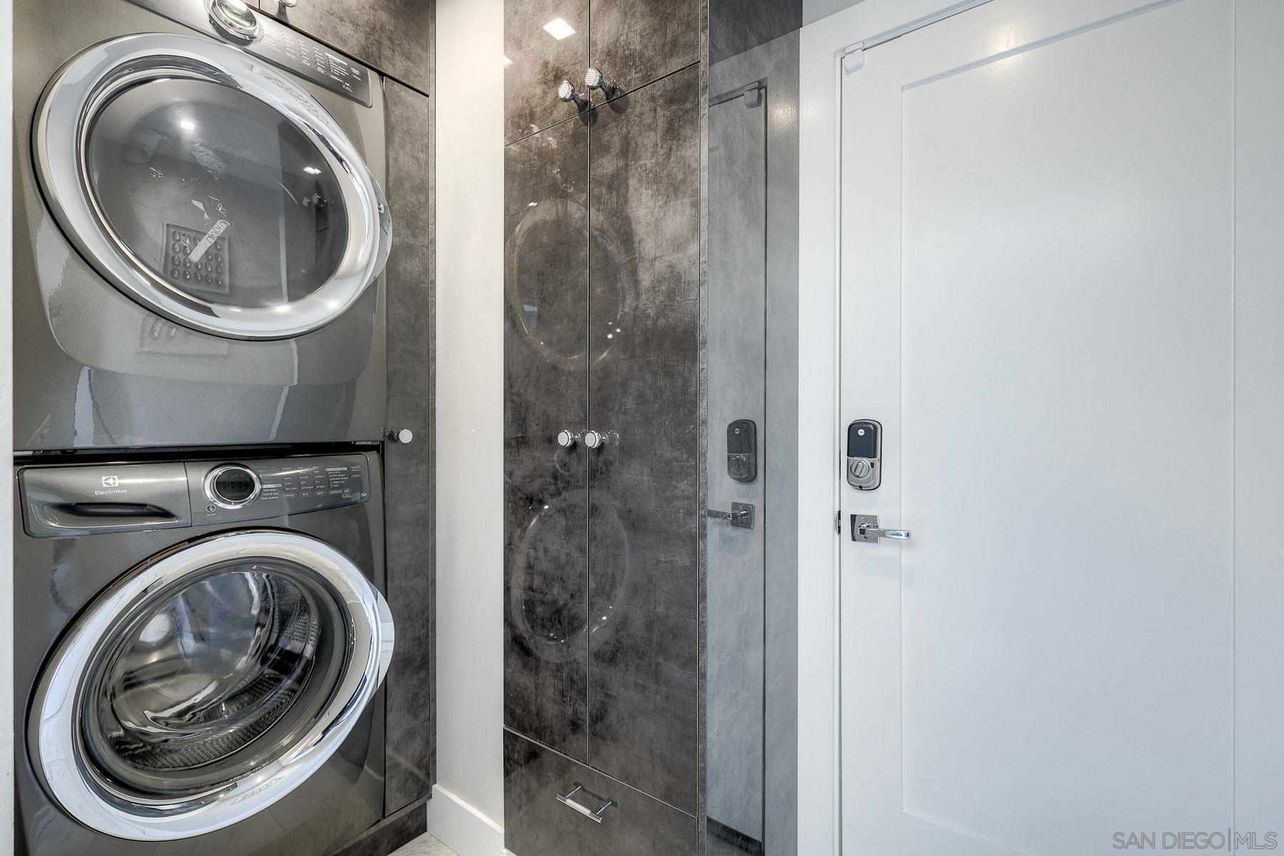 Detail Gallery Image 33 of 35 For 911  9th St, Coronado,  CA 92118 - 3 Beds | 2/1 Baths