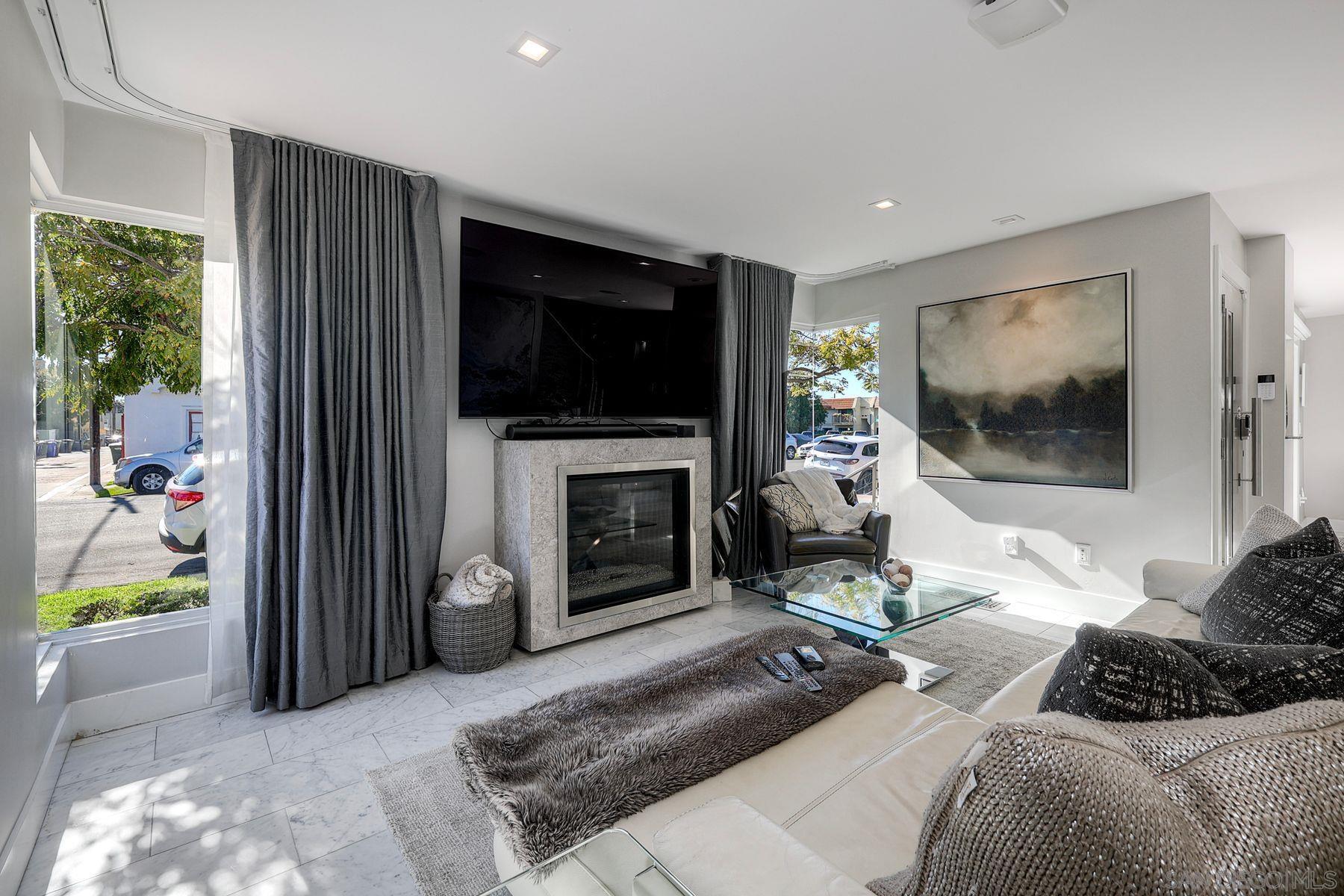 Detail Gallery Image 34 of 35 For 911  9th St, Coronado,  CA 92118 - 3 Beds | 2/1 Baths