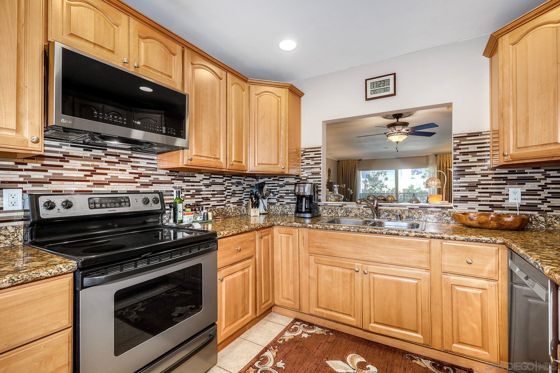 Detail Gallery Image 5 of 26 For 5707  Baltimore Dr  #12,  La Mesa,  CA 91942 - 2 Beds | 2 Baths