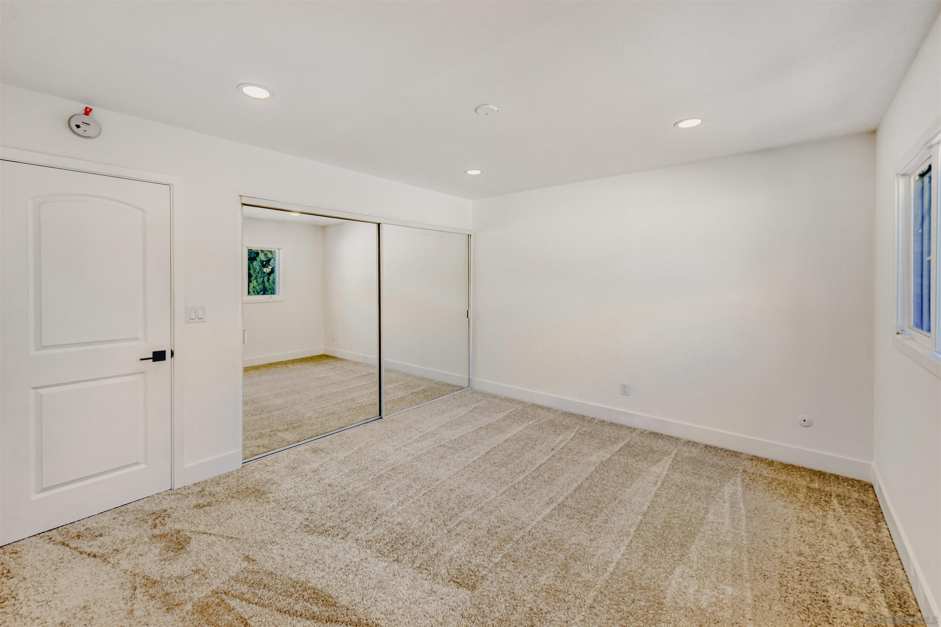 Detail Gallery Image 19 of 46 For 6484  Belle Glade Ave, San Diego,  CA 92119 - 5 Beds | 3 Baths