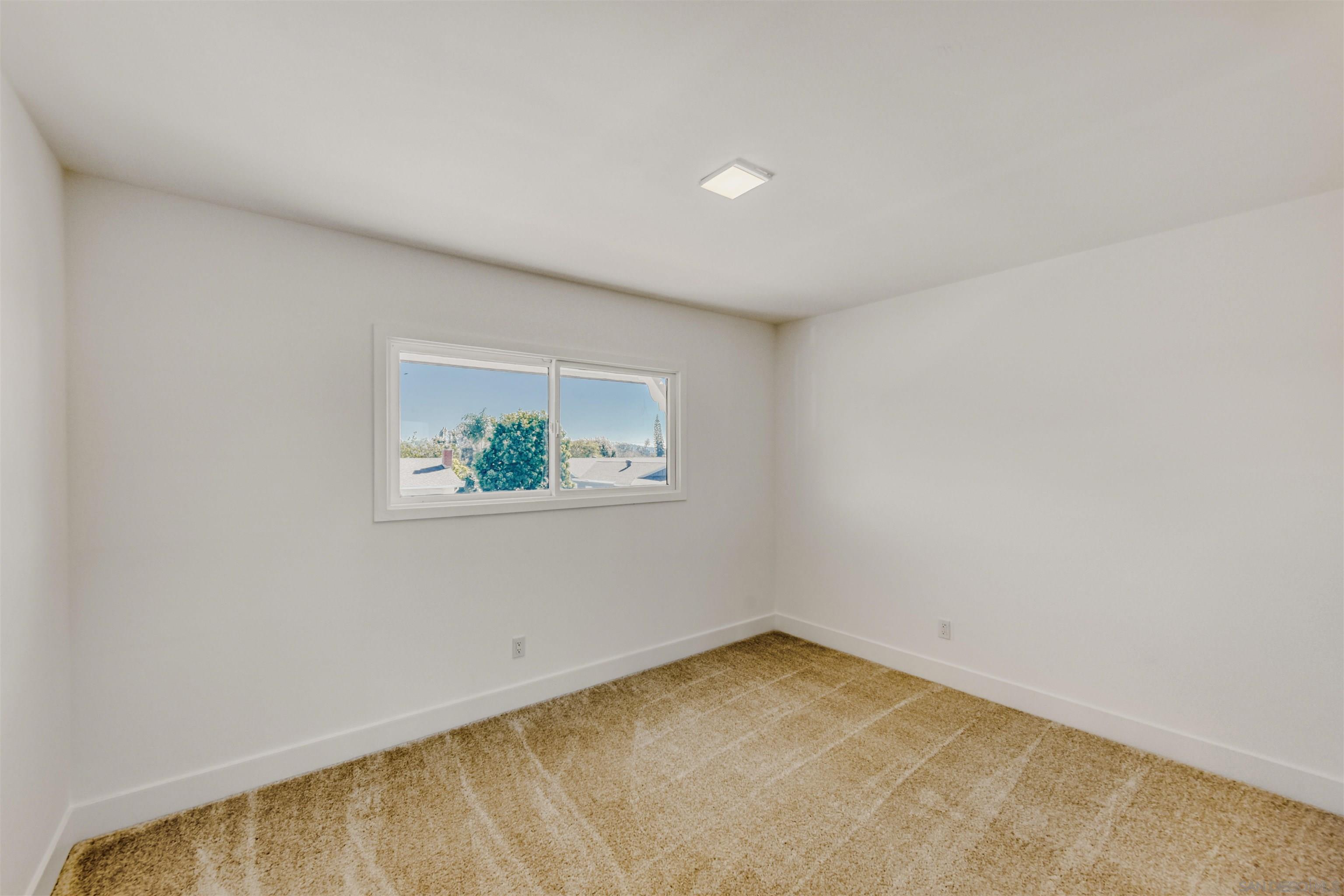 Detail Gallery Image 23 of 46 For 6484  Belle Glade Ave, San Diego,  CA 92119 - 5 Beds | 3 Baths