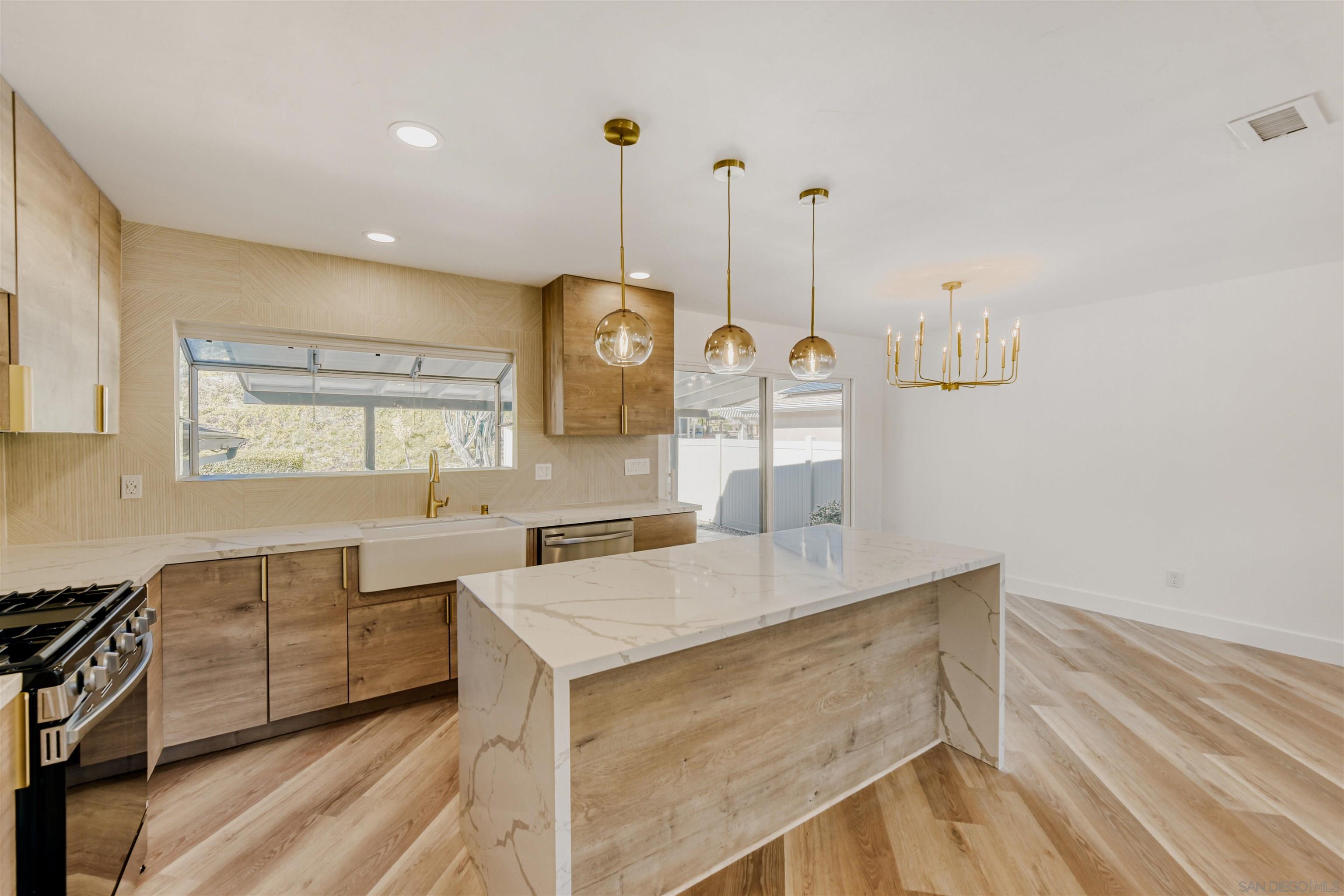 Detail Gallery Image 26 of 46 For 6484  Belle Glade Ave, San Diego,  CA 92119 - 5 Beds | 3 Baths