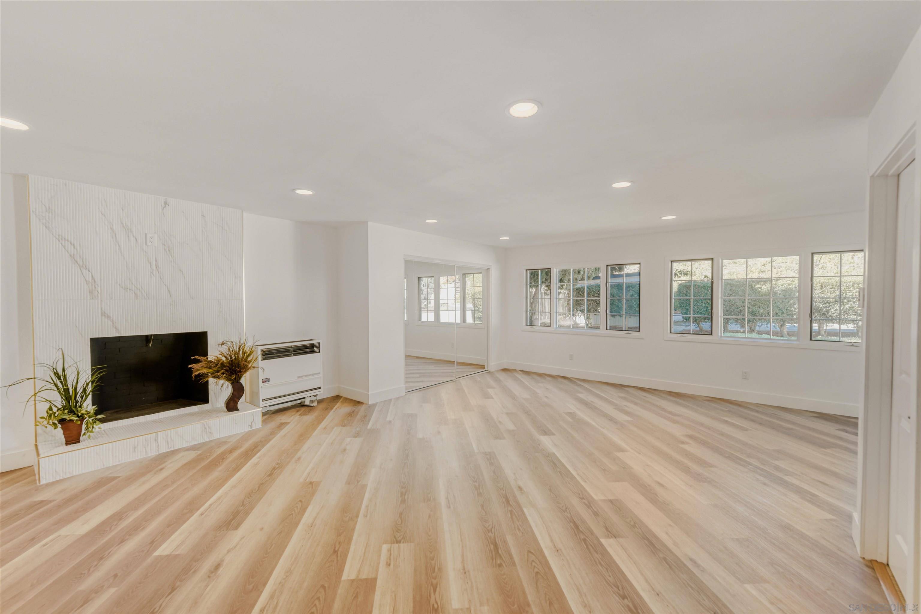 Detail Gallery Image 29 of 46 For 6484  Belle Glade Ave, San Diego,  CA 92119 - 5 Beds | 3 Baths