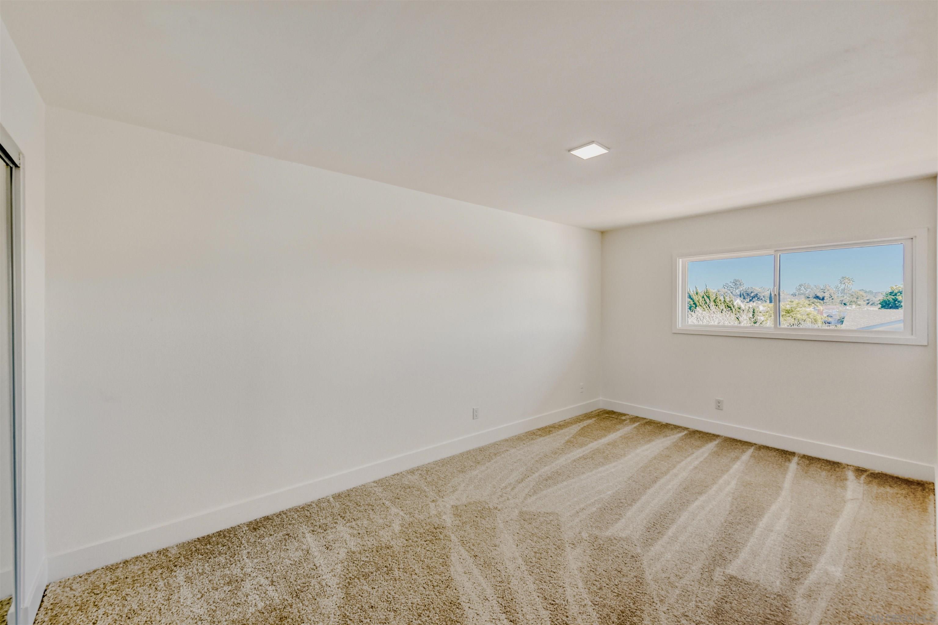 Detail Gallery Image 35 of 46 For 6484  Belle Glade Ave, San Diego,  CA 92119 - 5 Beds | 3 Baths