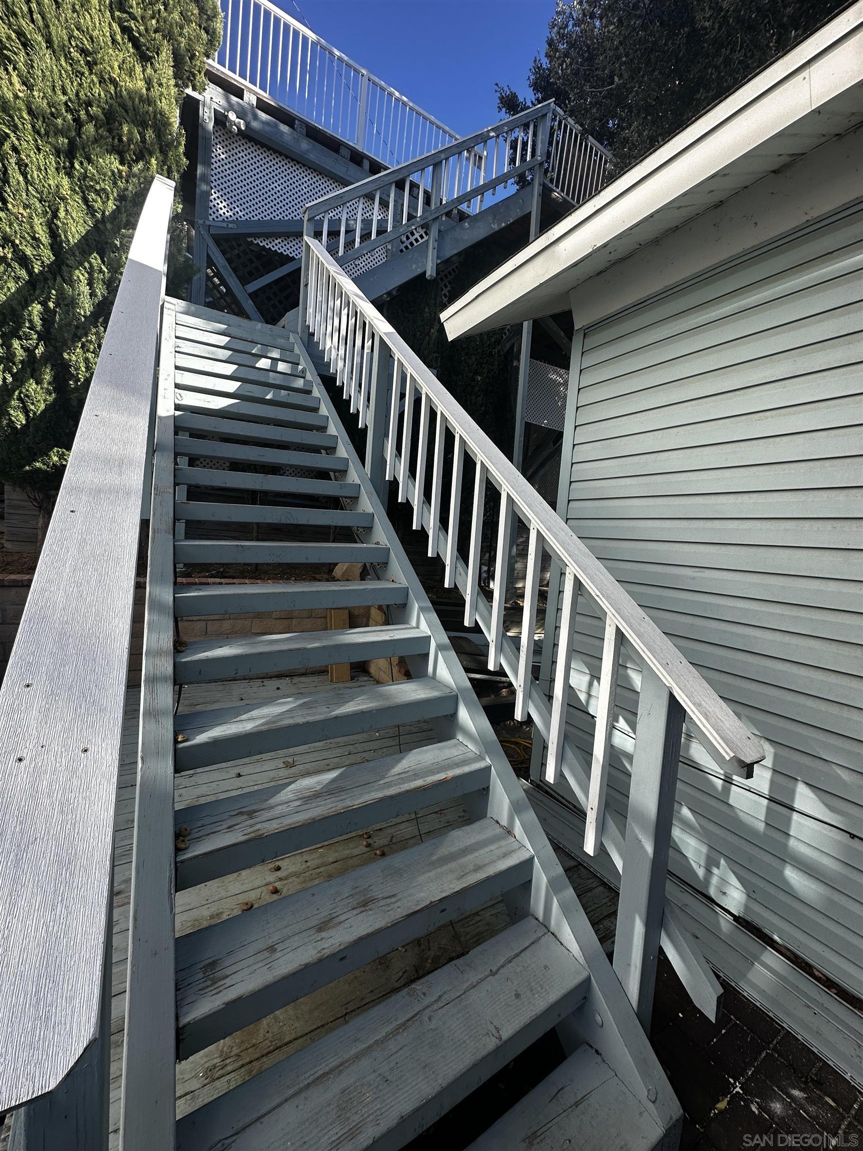 Detail Gallery Image 20 of 26 For 402  Delle Drive, Crestline,  CA 92325 - 3 Beds | 2/1 Baths