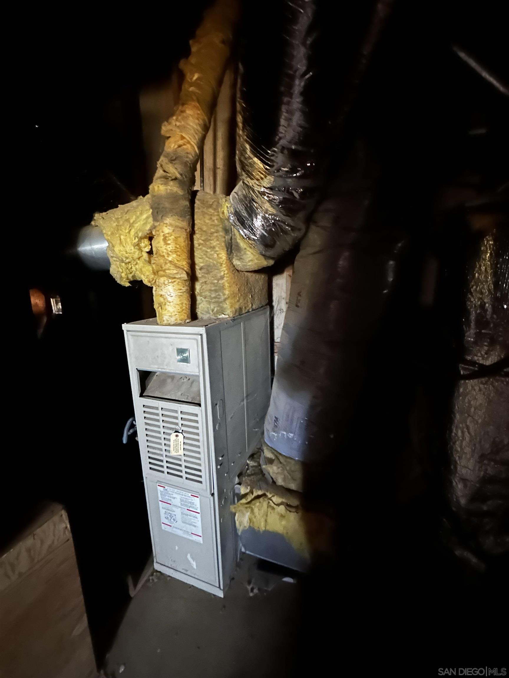 Detail Gallery Image 24 of 26 For 402  Delle Drive, Crestline,  CA 92325 - 3 Beds | 2/1 Baths