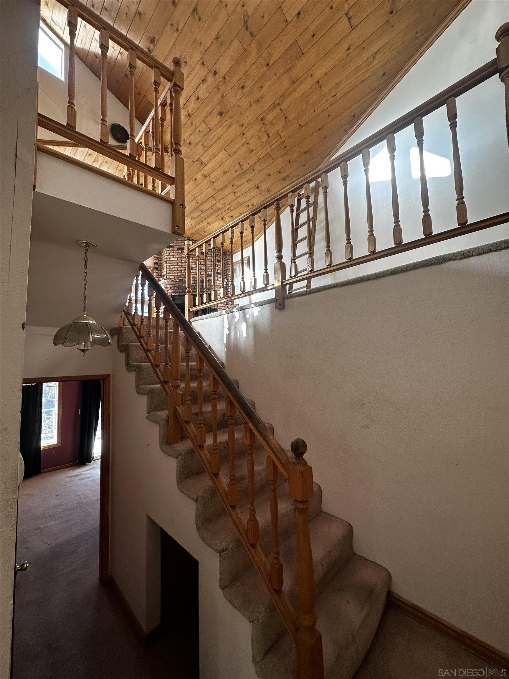 Detail Gallery Image 10 of 26 For 402  Delle Drive, Crestline,  CA 92325 - 3 Beds | 2/1 Baths