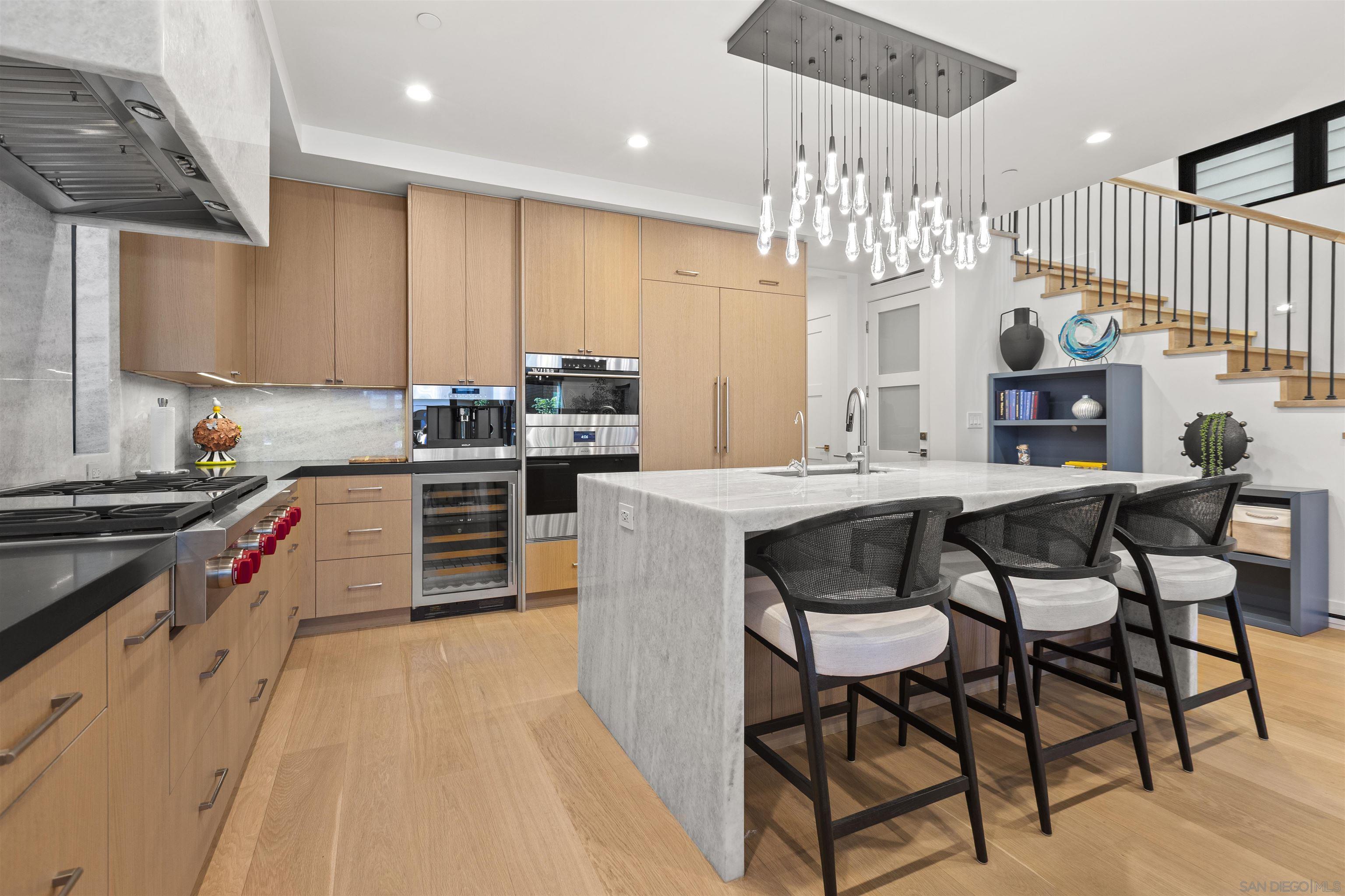 Detail Gallery Image 14 of 43 For 119  41st, Newport Beach,  CA 92663 - 3 Beds | 5 Baths