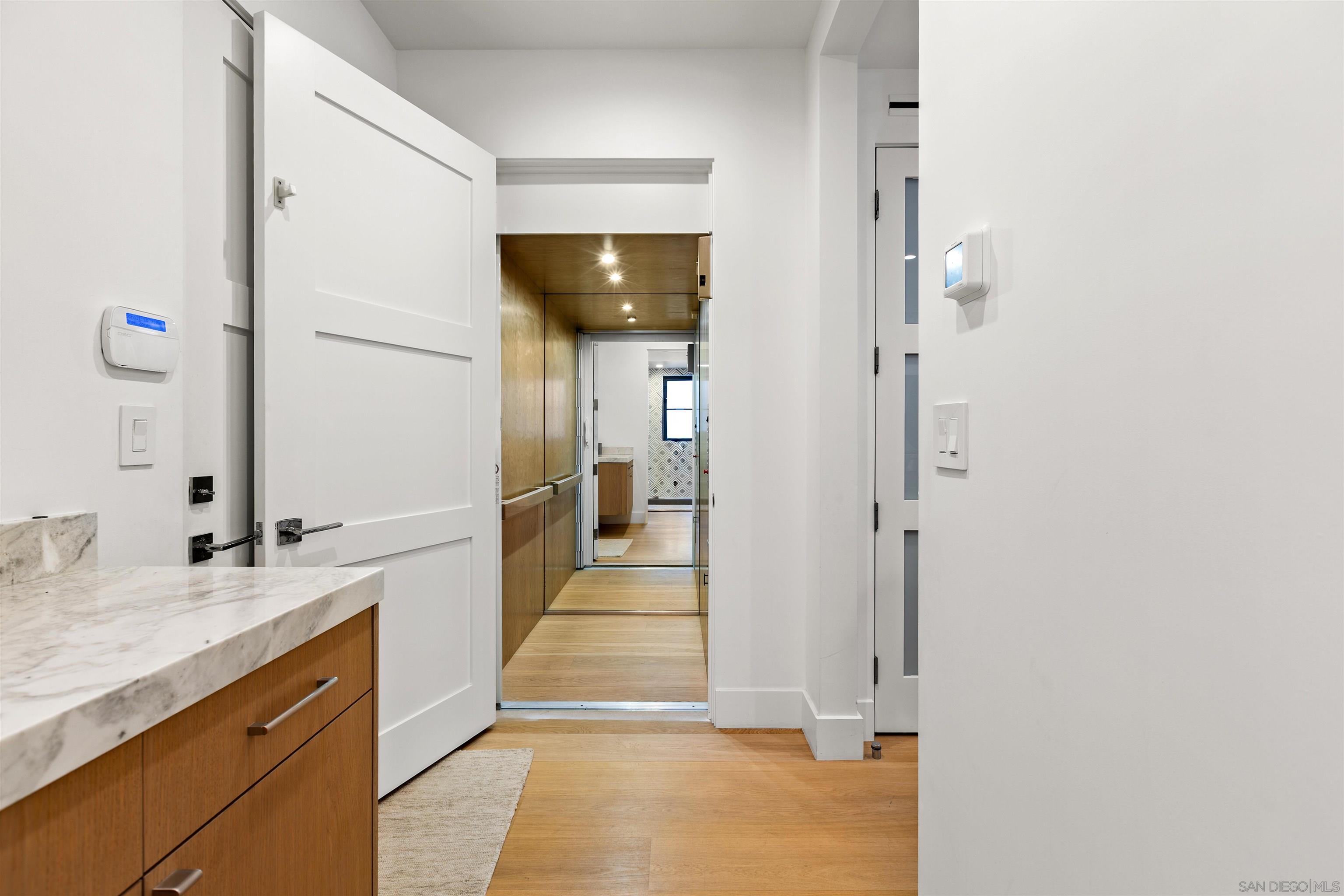 Detail Gallery Image 16 of 43 For 119  41st, Newport Beach,  CA 92663 - 3 Beds | 5 Baths