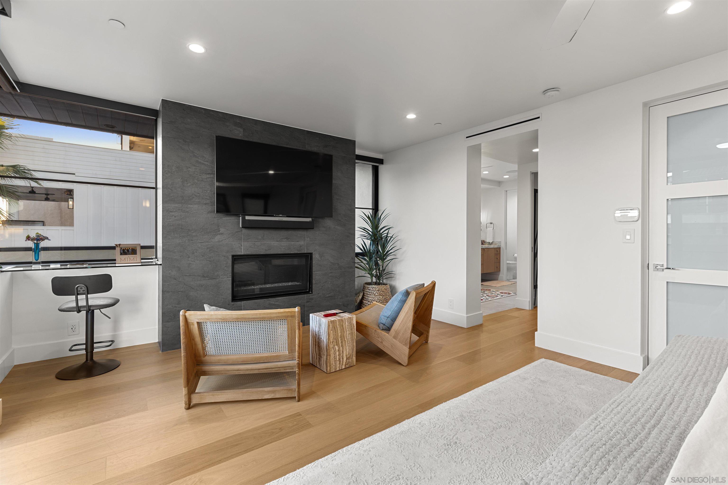 Detail Gallery Image 18 of 43 For 119  41st, Newport Beach,  CA 92663 - 3 Beds | 5 Baths