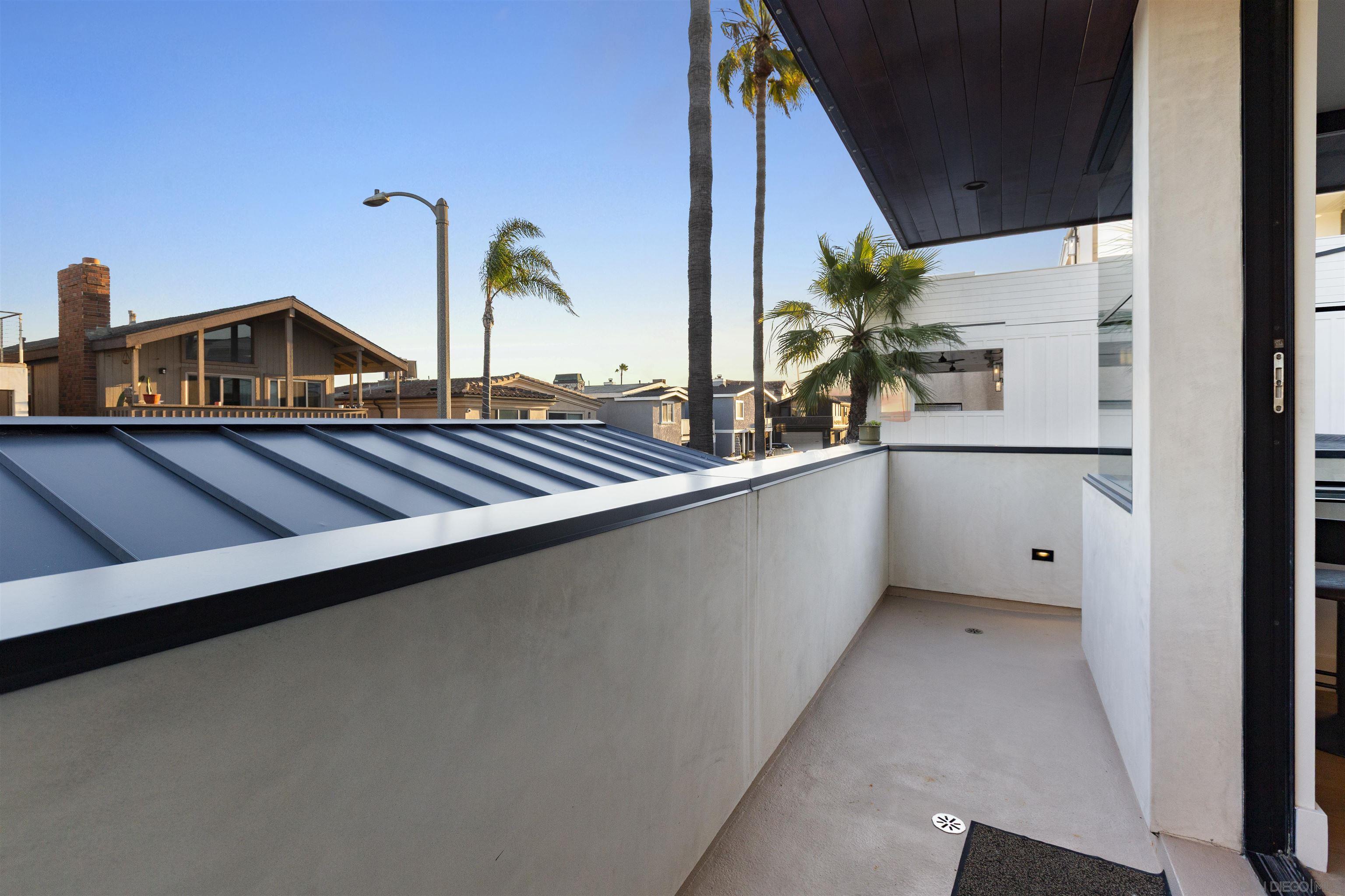 Detail Gallery Image 19 of 43 For 119  41st, Newport Beach,  CA 92663 - 3 Beds | 5 Baths