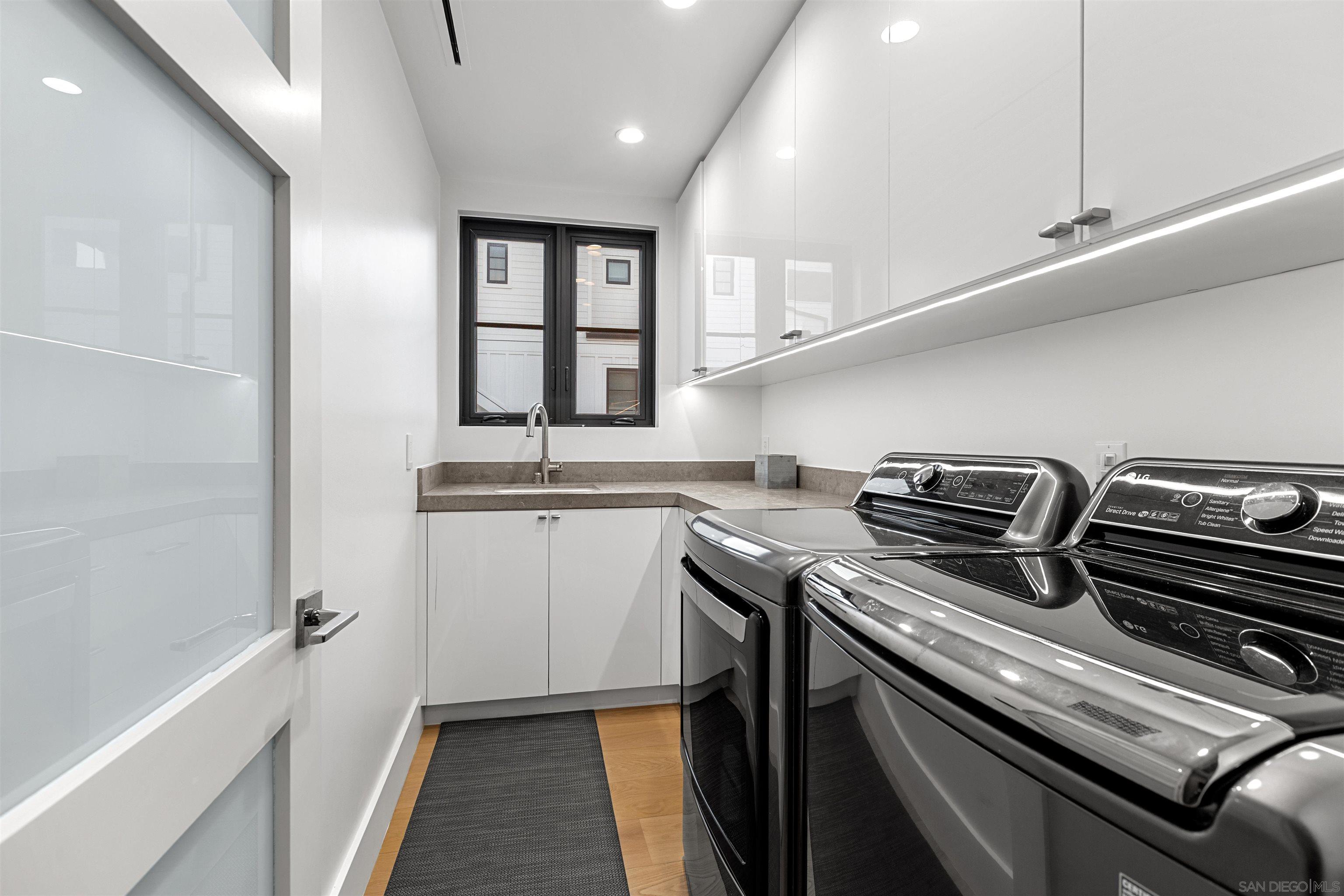 Detail Gallery Image 23 of 43 For 119  41st, Newport Beach,  CA 92663 - 3 Beds | 5 Baths