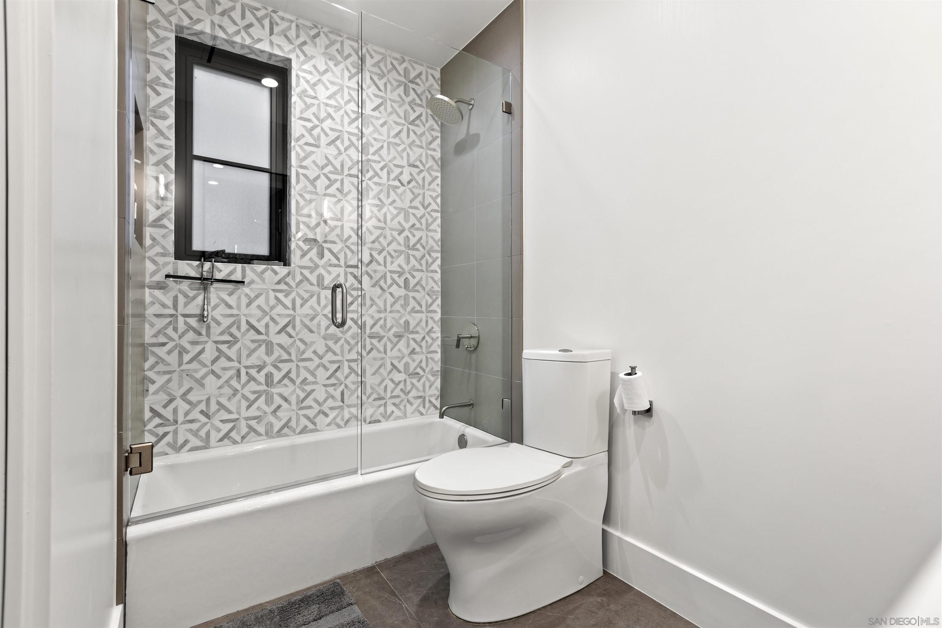 Detail Gallery Image 25 of 43 For 119  41st, Newport Beach,  CA 92663 - 3 Beds | 5 Baths