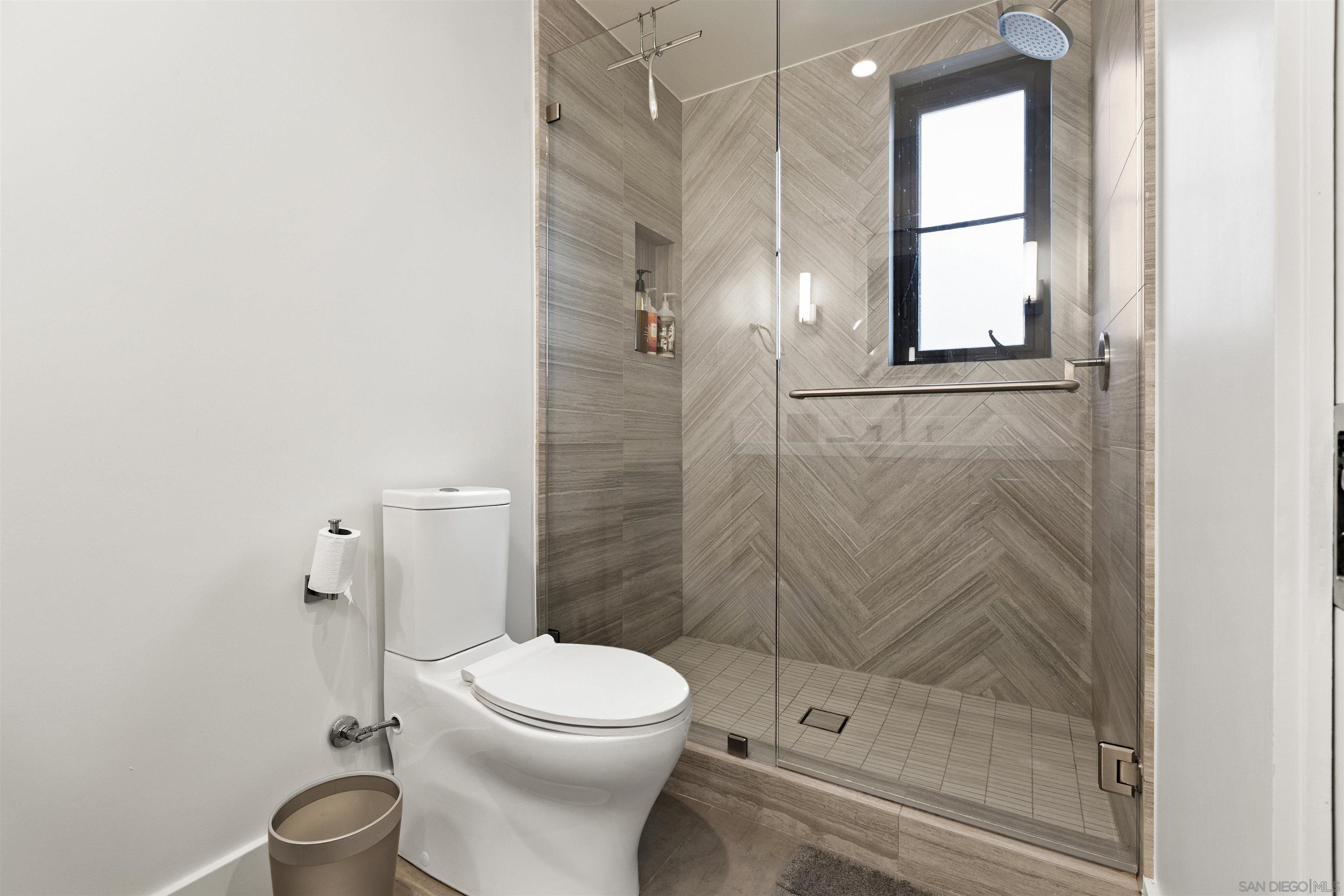 Detail Gallery Image 29 of 43 For 119  41st, Newport Beach,  CA 92663 - 3 Beds | 5 Baths