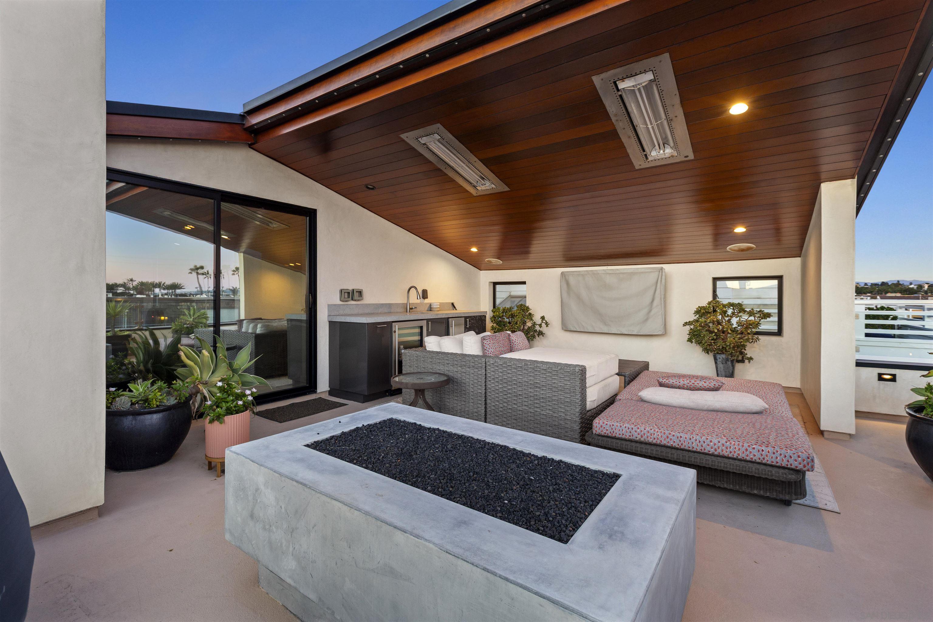 Detail Gallery Image 35 of 43 For 119  41st, Newport Beach,  CA 92663 - 3 Beds | 5 Baths