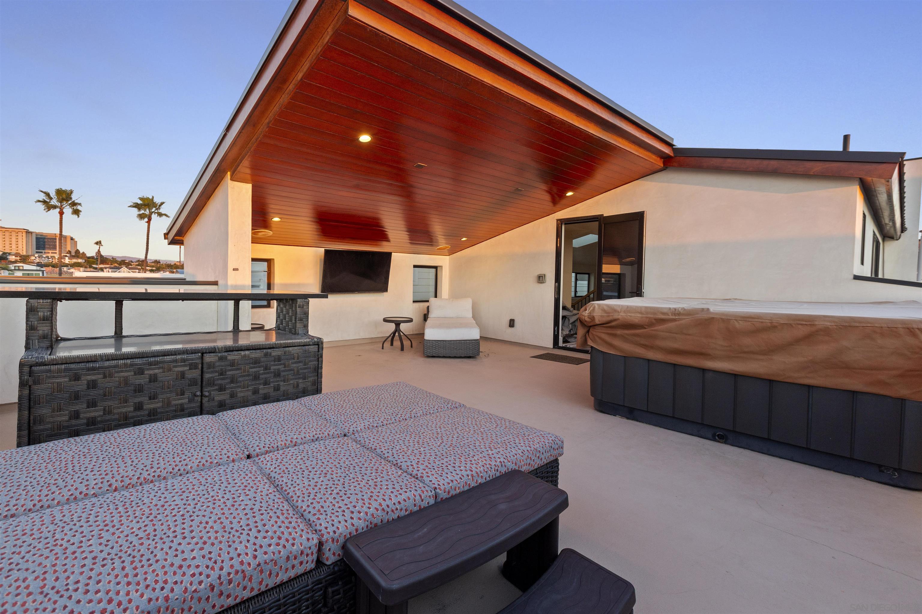 Detail Gallery Image 36 of 43 For 119  41st, Newport Beach,  CA 92663 - 3 Beds | 5 Baths