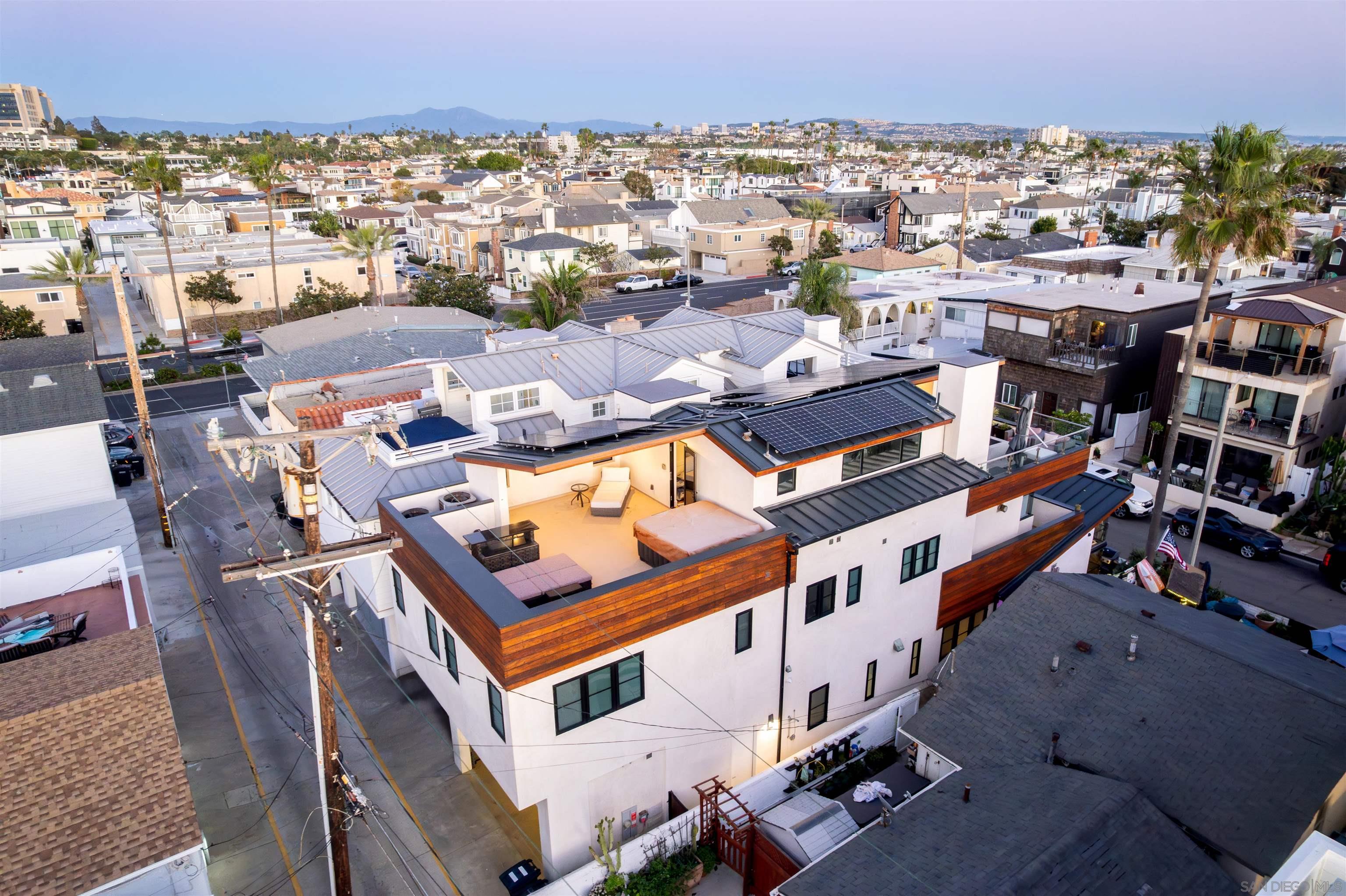 Detail Gallery Image 42 of 43 For 119  41st, Newport Beach,  CA 92663 - 3 Beds | 5 Baths