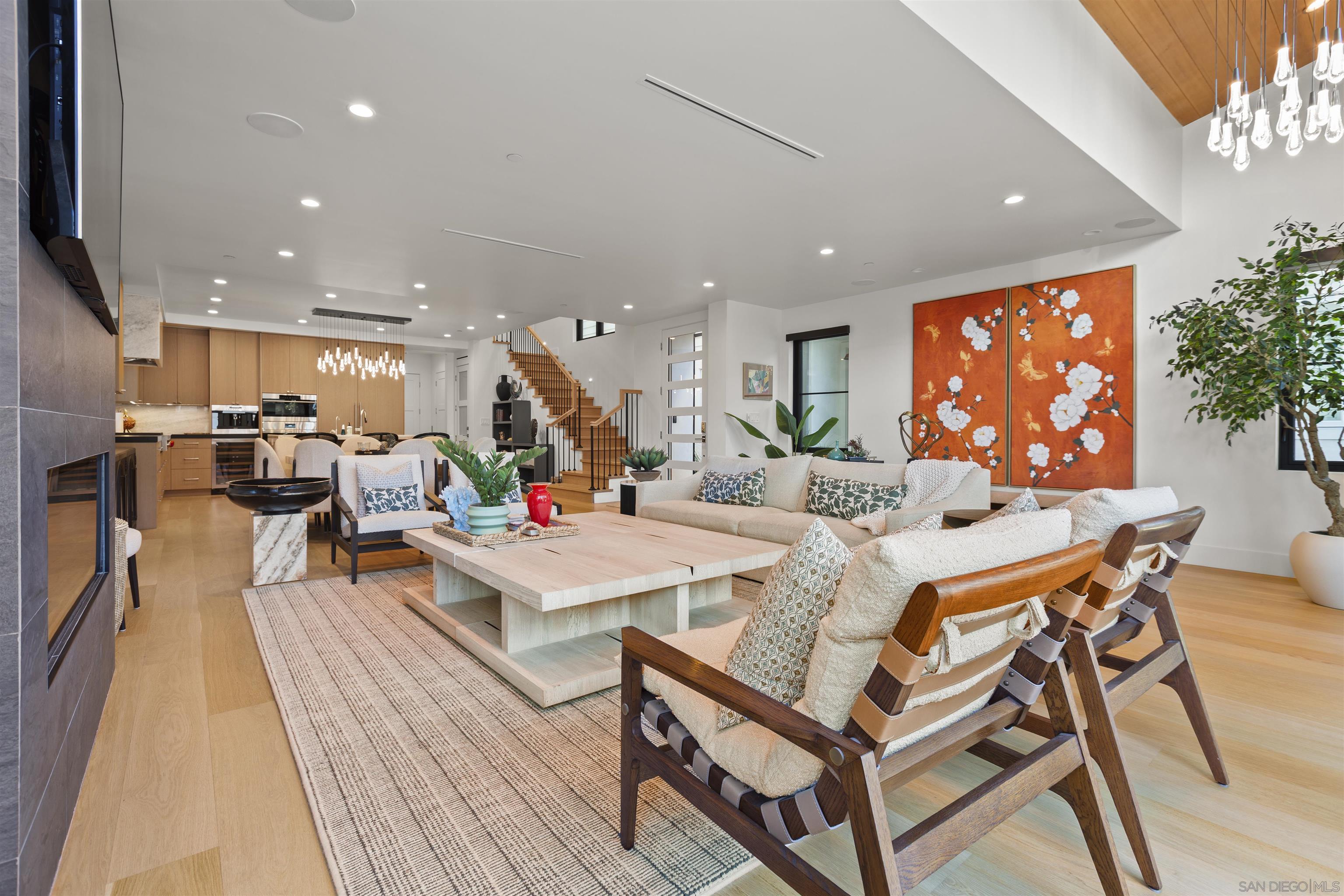 Detail Gallery Image 7 of 43 For 119  41st, Newport Beach,  CA 92663 - 3 Beds | 5 Baths