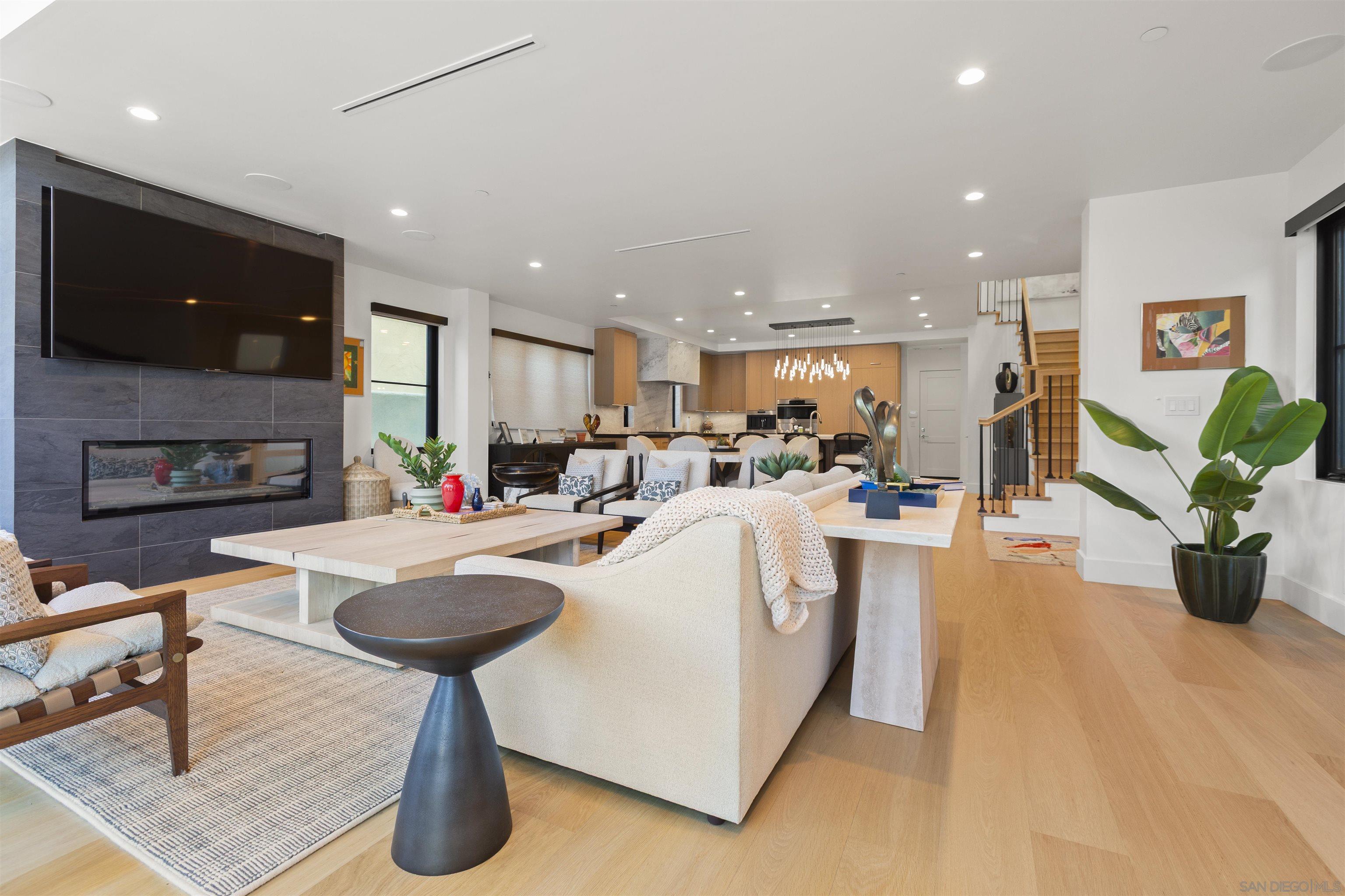 Detail Gallery Image 9 of 43 For 119  41st, Newport Beach,  CA 92663 - 3 Beds | 5 Baths