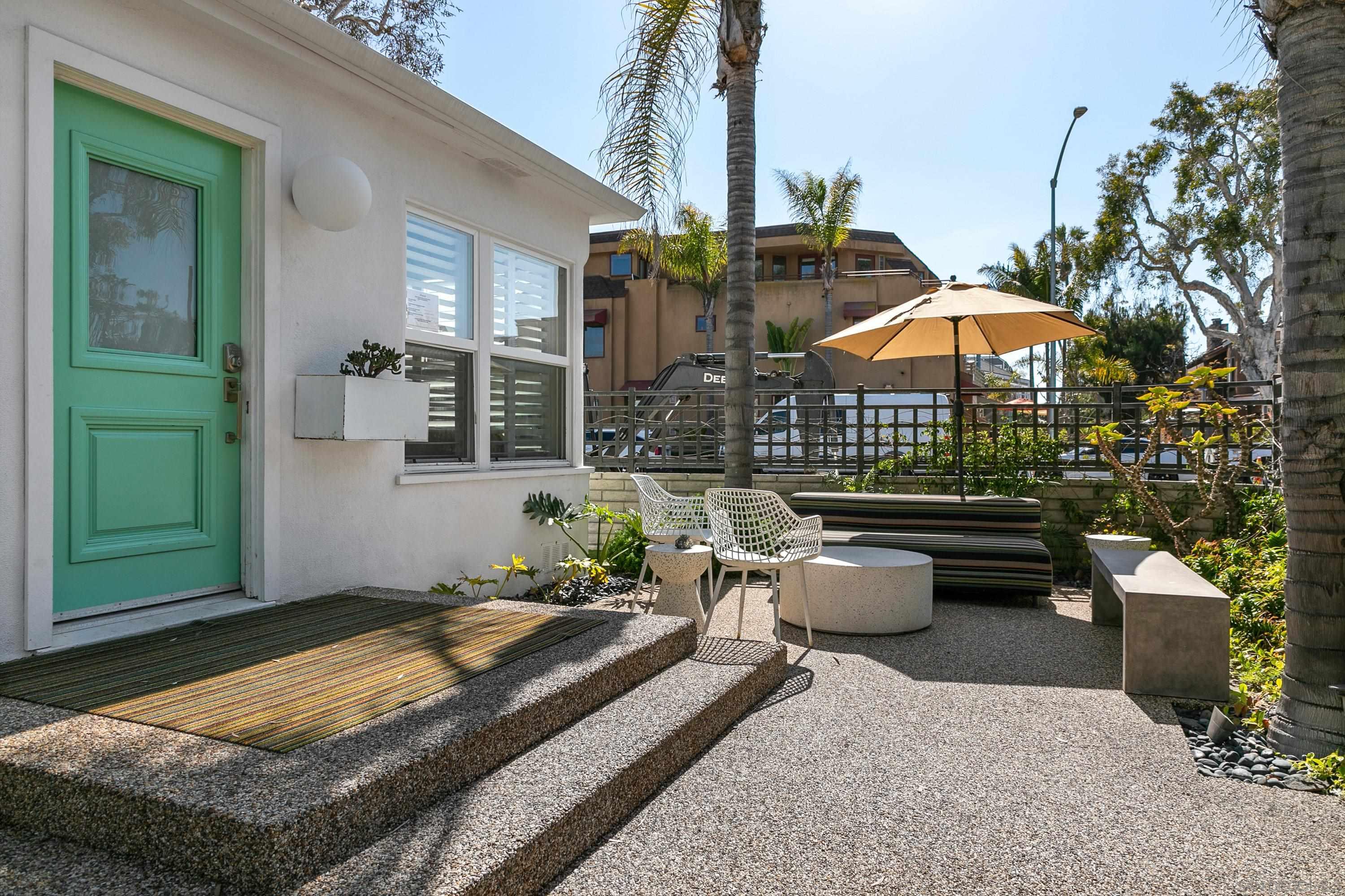 Detail Gallery Image 14 of 35 For 805  Brighton Court, San Diego,  CA 92109 - 3 Beds | 2 Baths