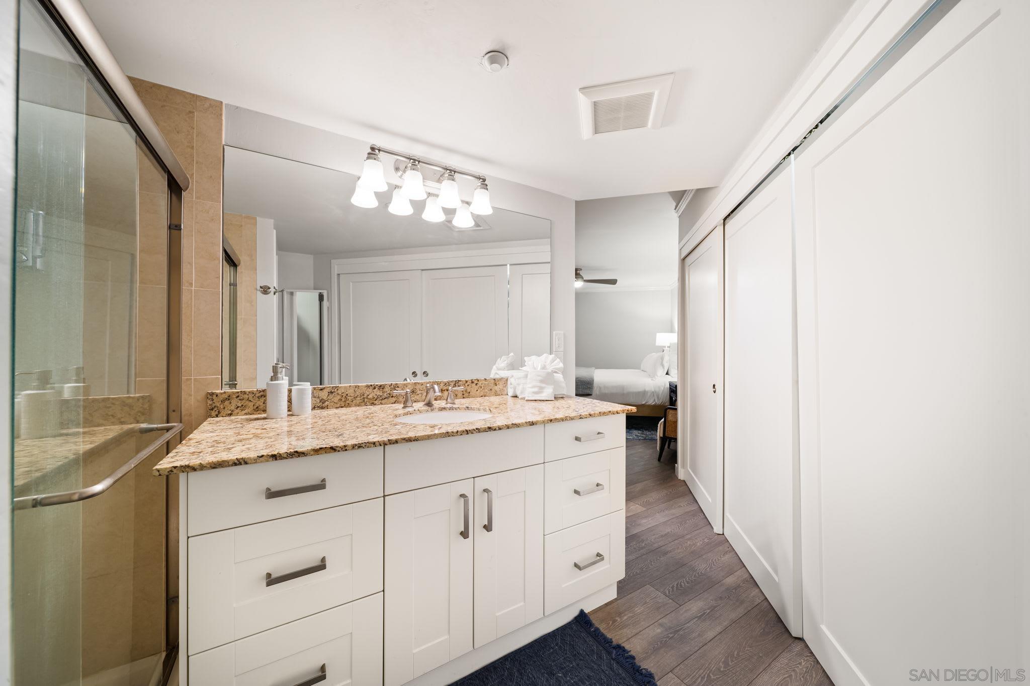 Detail Gallery Image 29 of 45 For 1221  Parker Pl  21, San Diego,  CA 92109 - 2 Beds | 3 Baths