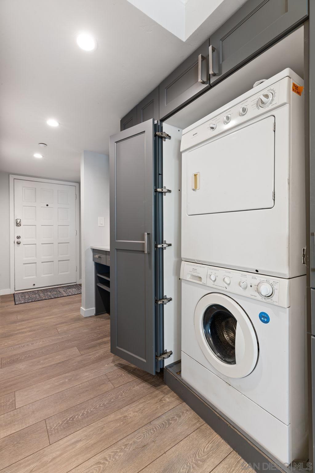 Detail Gallery Image 33 of 45 For 1221  Parker Pl  21, San Diego,  CA 92109 - 2 Beds | 3 Baths