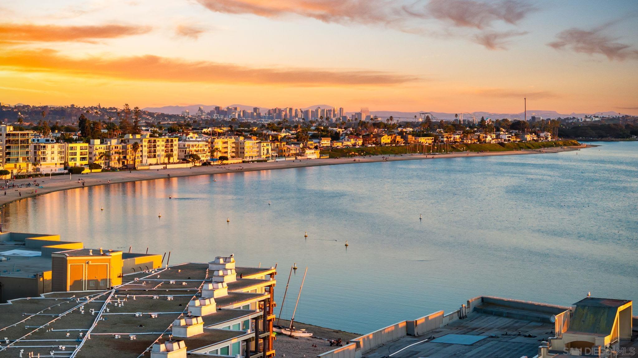 Detail Gallery Image 44 of 45 For 1221  Parker Pl  21, San Diego,  CA 92109 - 2 Beds | 3 Baths