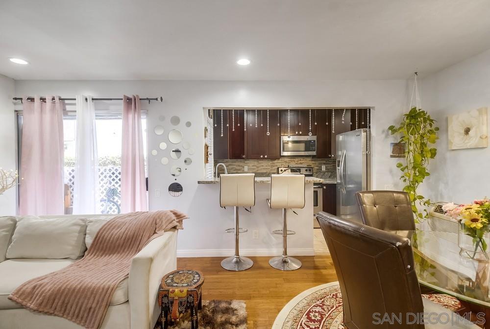 Detail Gallery Image 7 of 24 For 8015  Caminito De Pizza  #B,  San Diego,  CA 92108 - 2 Beds | 1 Baths