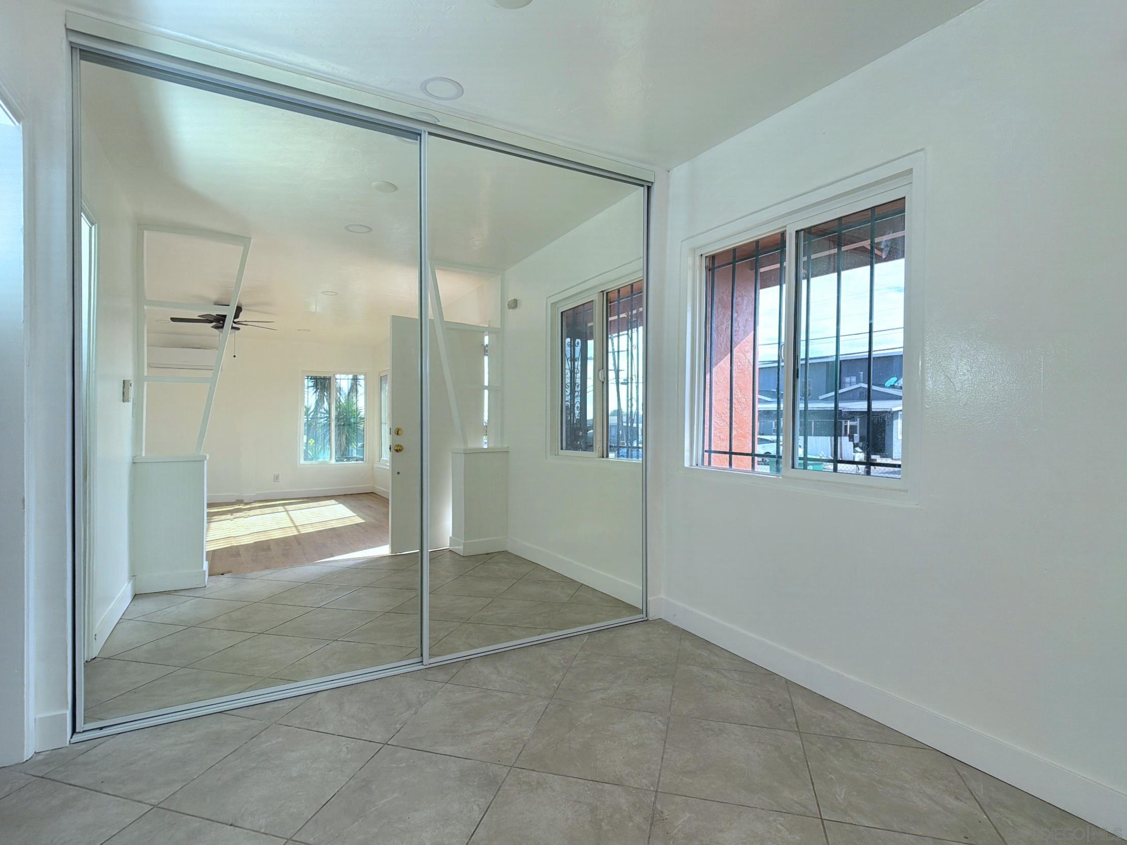 Detail Gallery Image 5 of 42 For 4650  Hilltop, San Diego,  CA 92102 - 3 Beds | 2 Baths