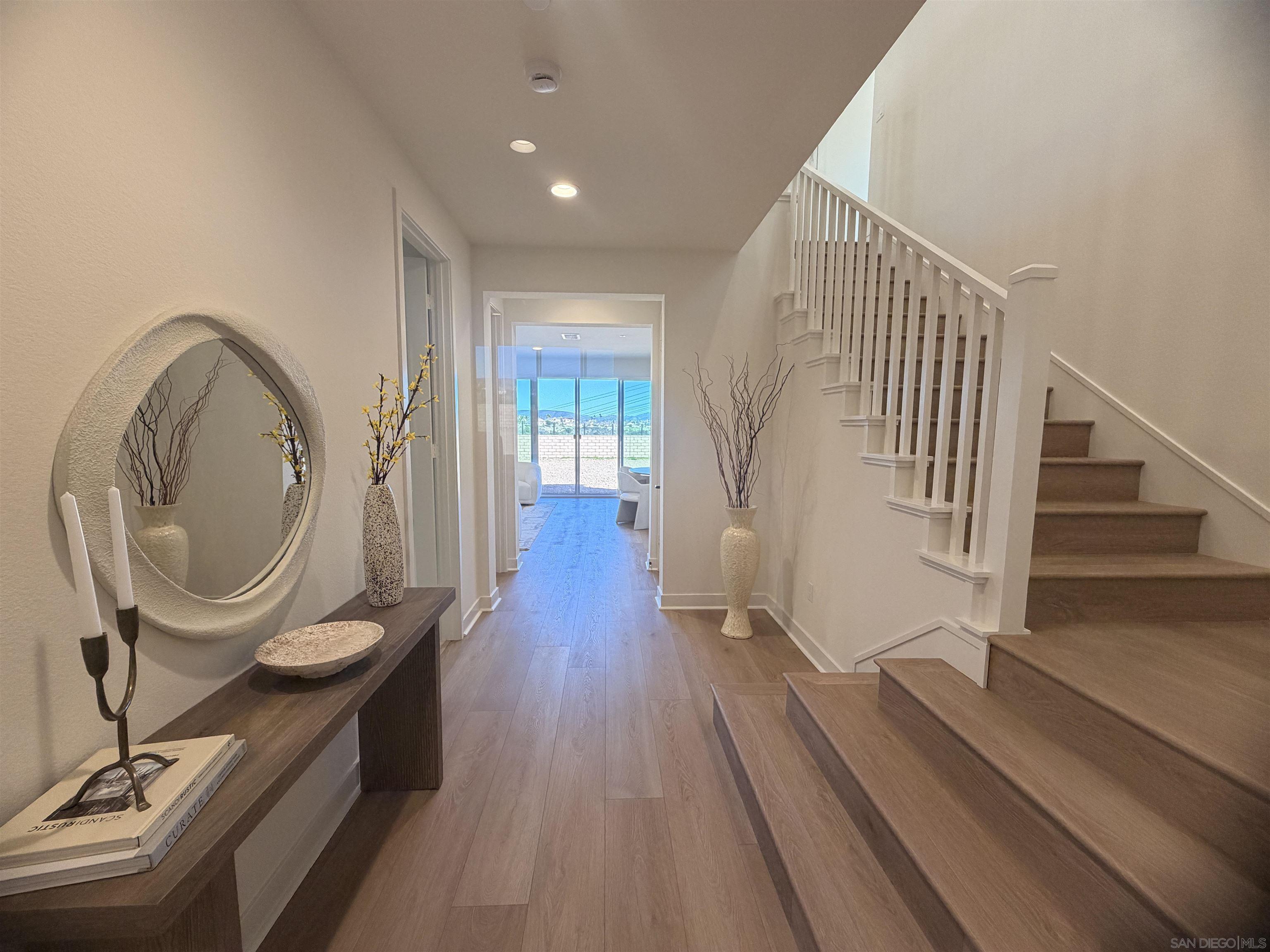 Detail Gallery Image 2 of 33 For 11305  Caminito Rodar, San Diego,  CA 92126 - 4 Beds | 4/1 Baths