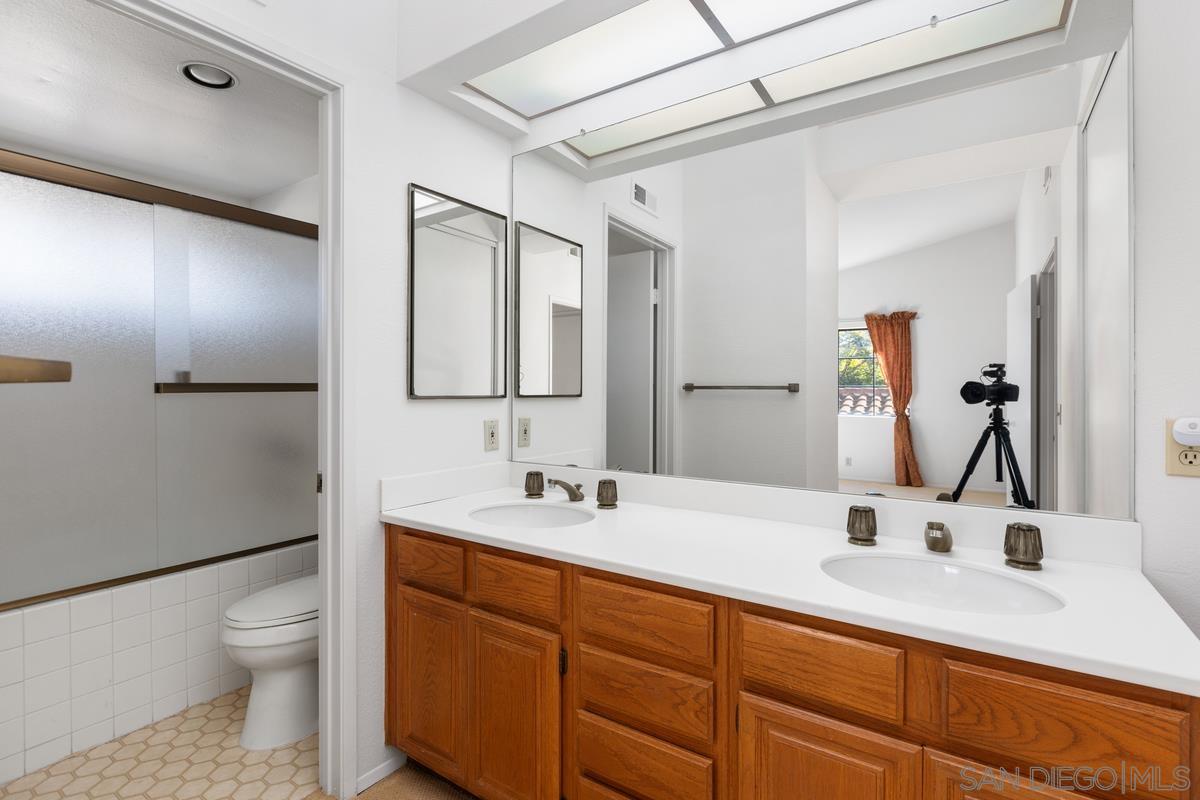 Detail Gallery Image 11 of 20 For 7143  Caminito Pantoja, San Diego,  CA 92122 - 3 Beds | 3 Baths