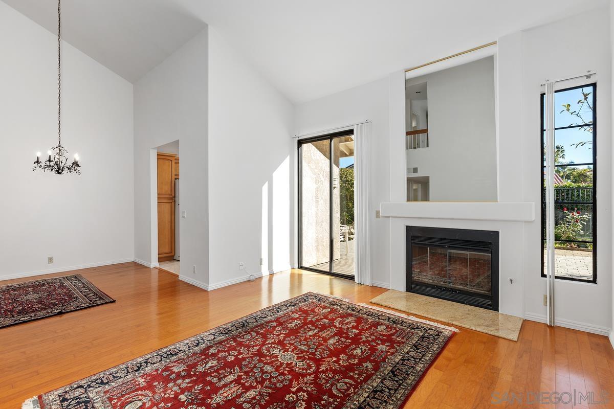 Detail Gallery Image 4 of 20 For 7143  Caminito Pantoja, San Diego,  CA 92122 - 3 Beds | 3 Baths